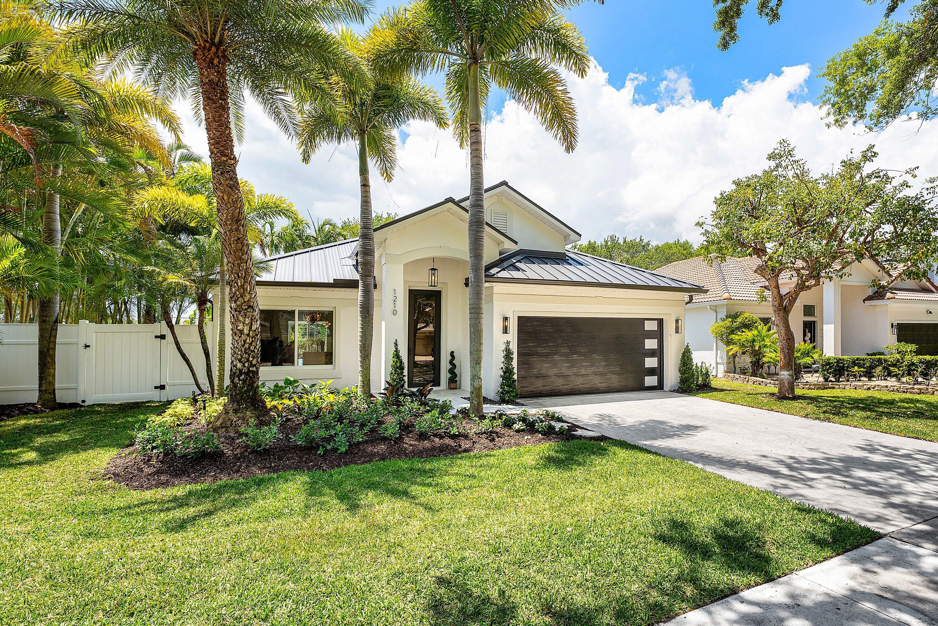 DELRAY LAKES - Residential