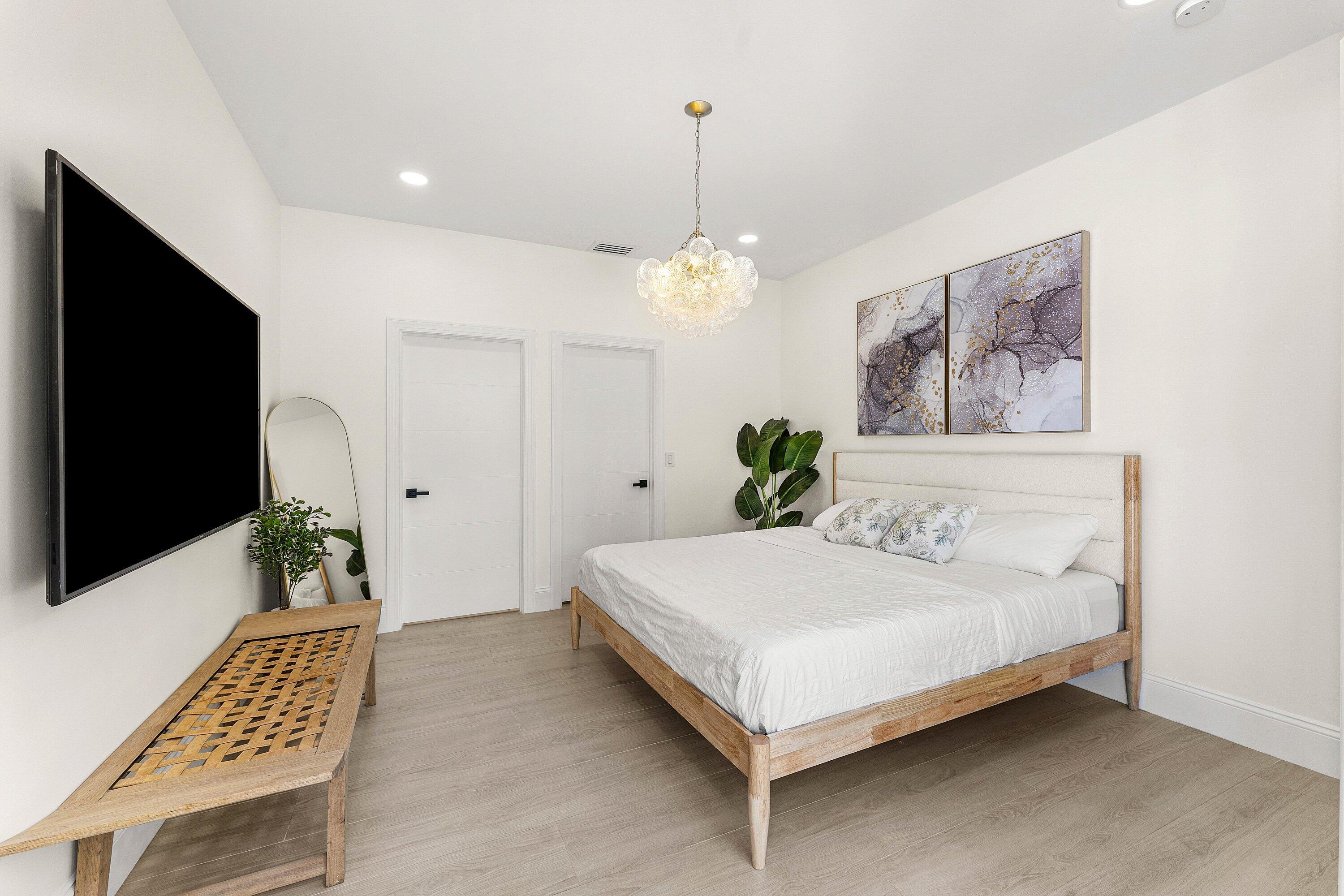 DELRAY LAKES - Residential