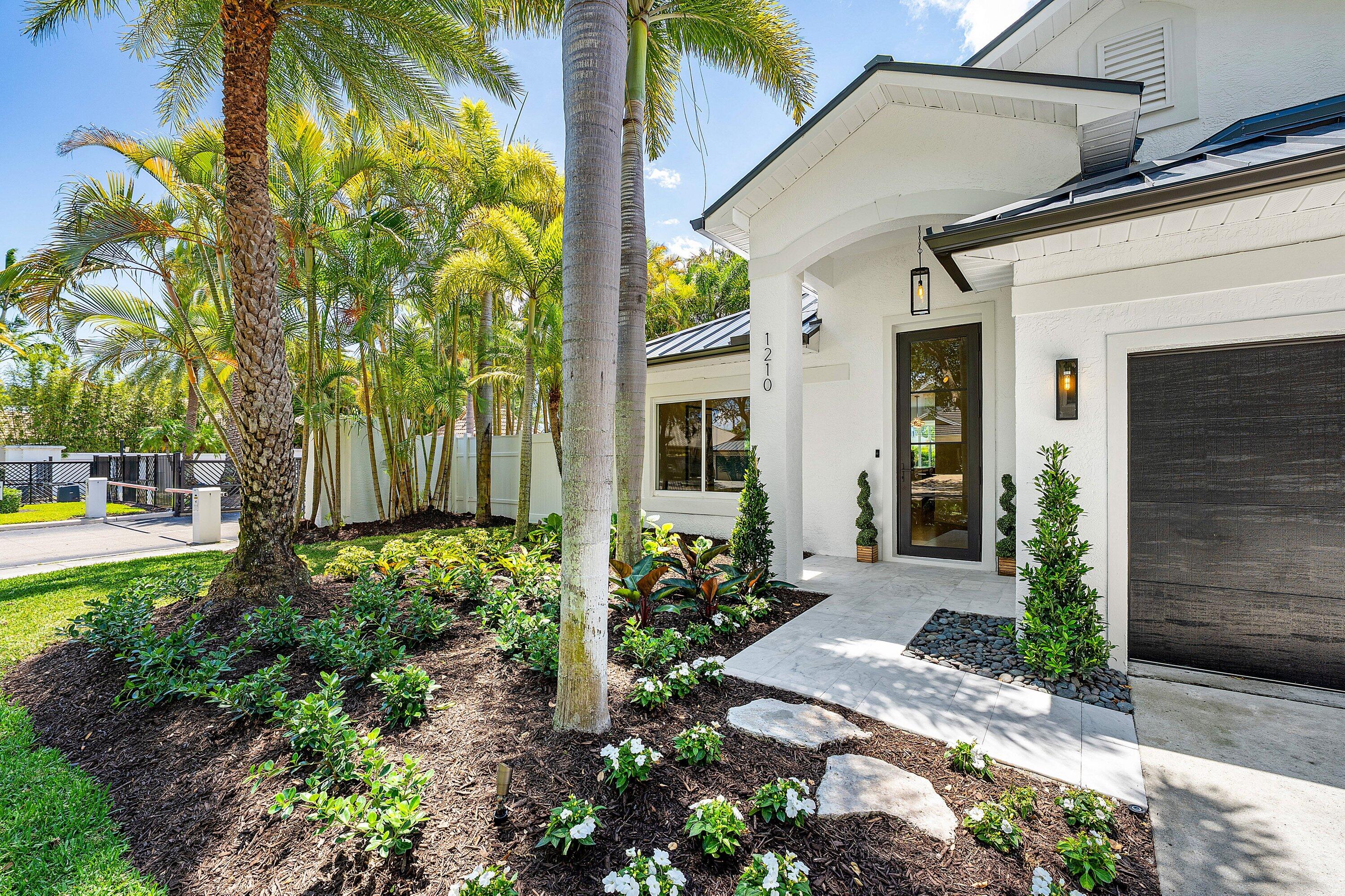 DELRAY LAKES - Residential