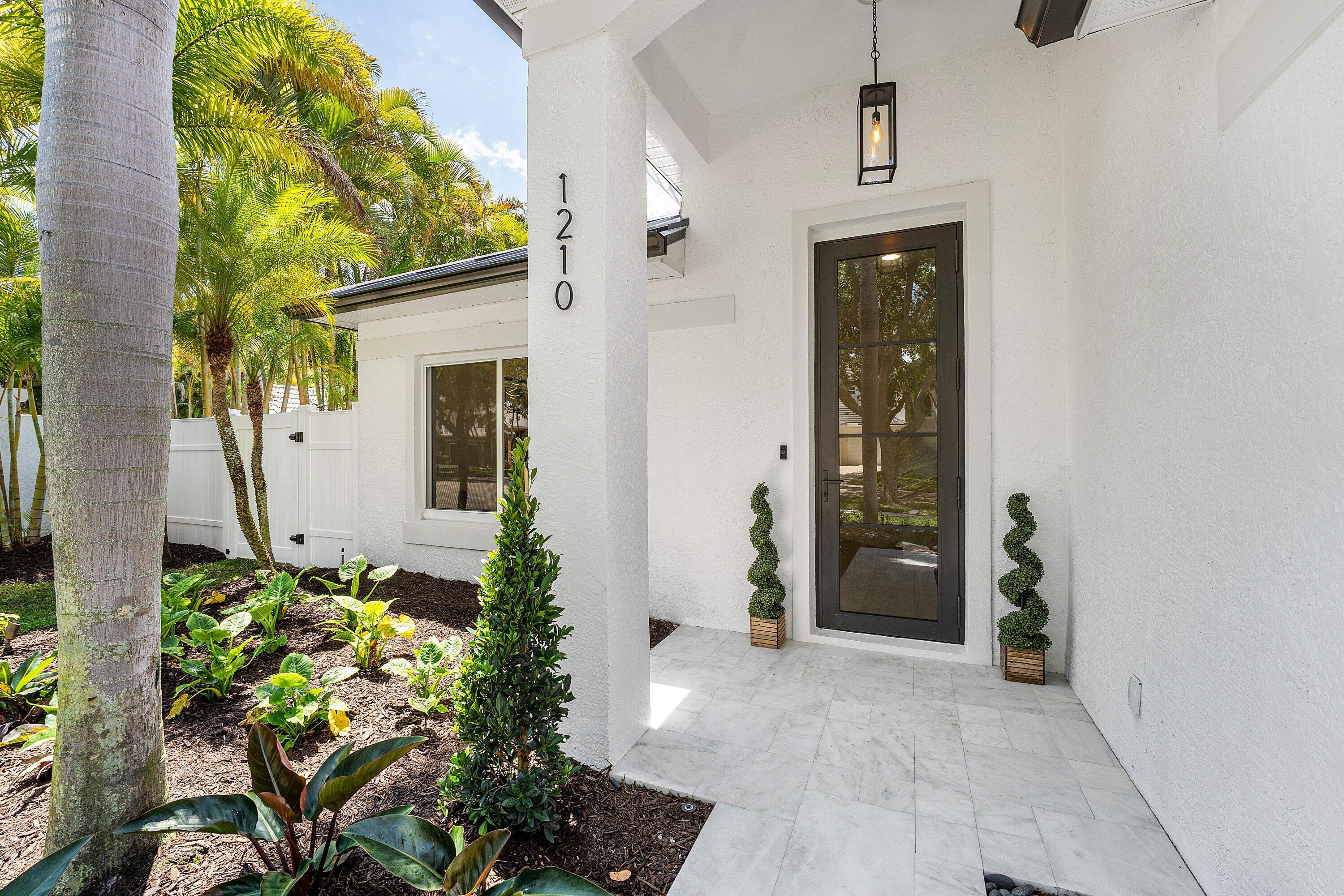 DELRAY LAKES - Residential