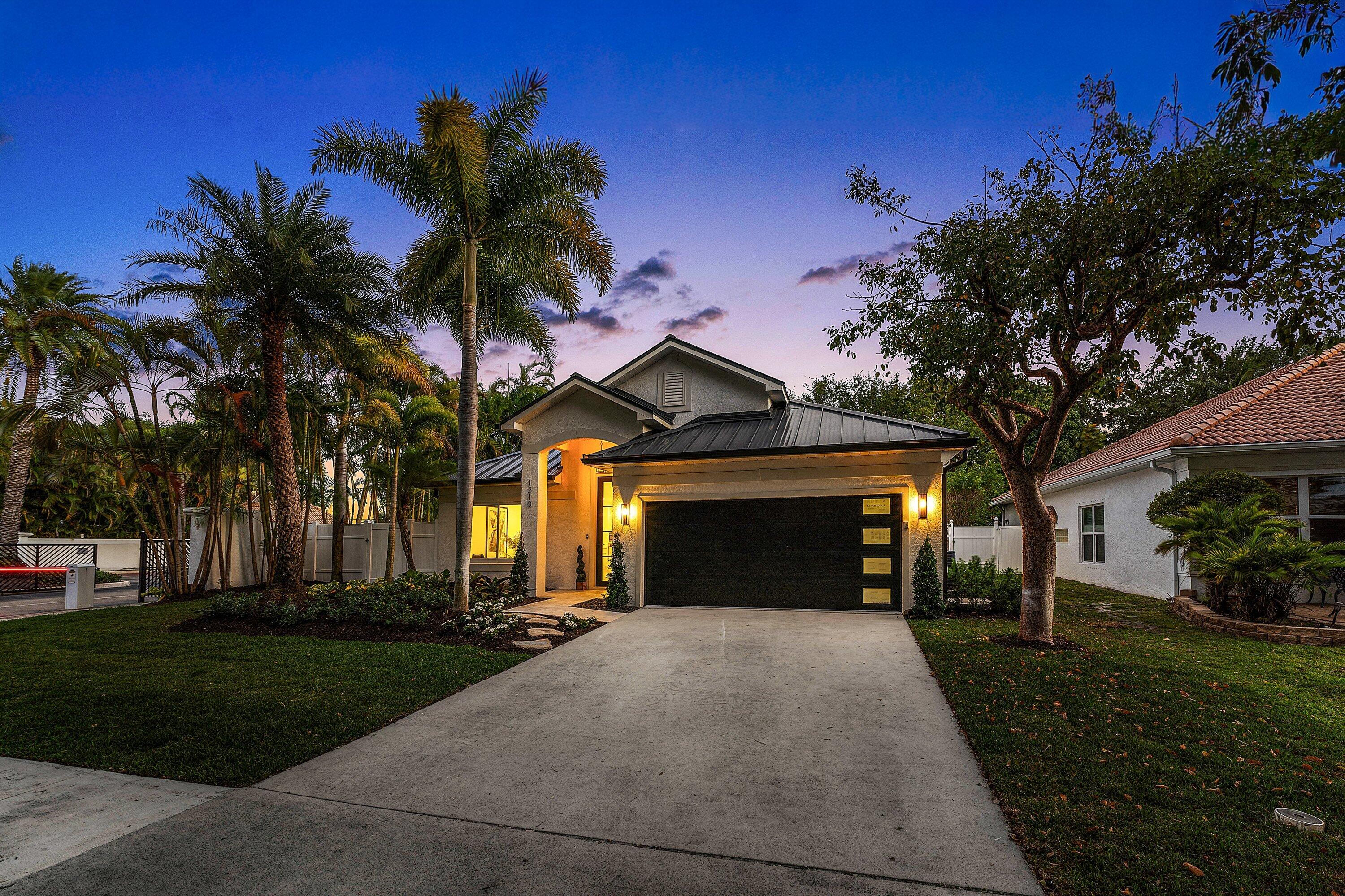 DELRAY LAKES - Residential