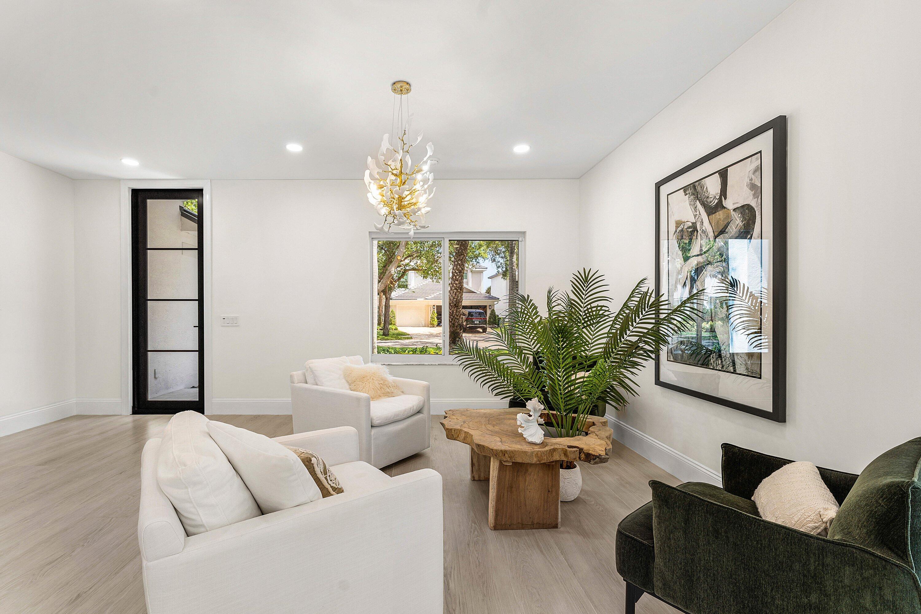DELRAY LAKES - Residential