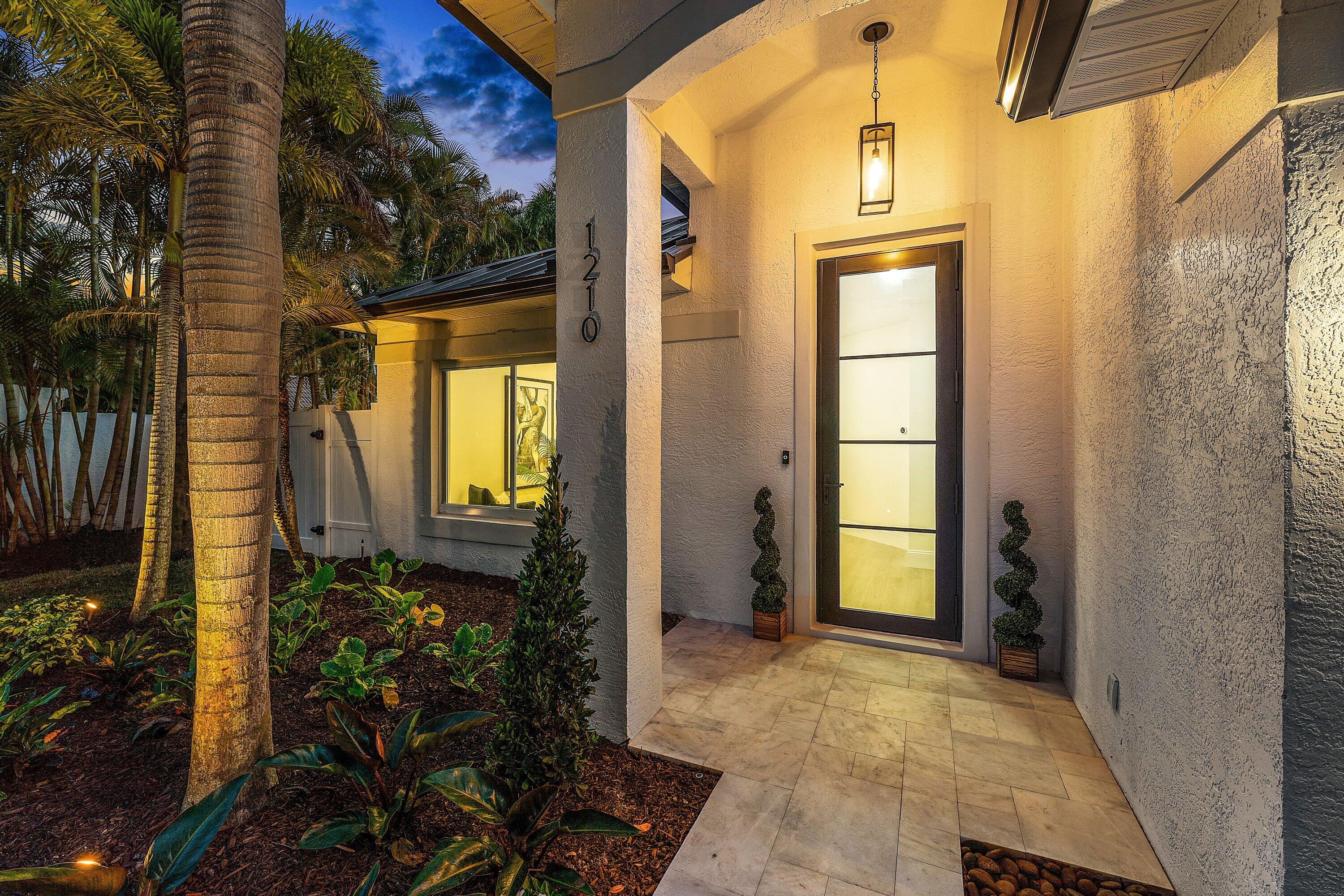 DELRAY LAKES - Residential