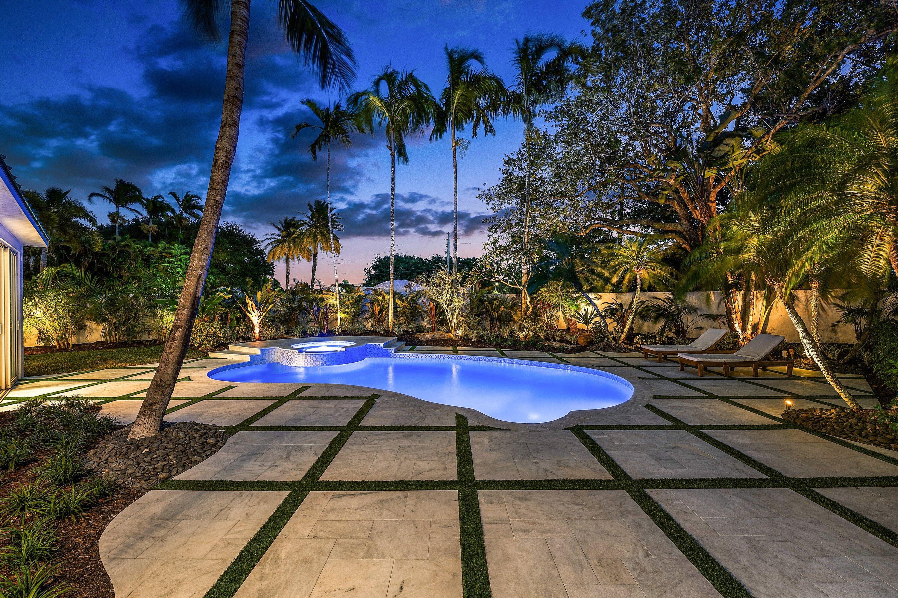 DELRAY LAKES - Residential
