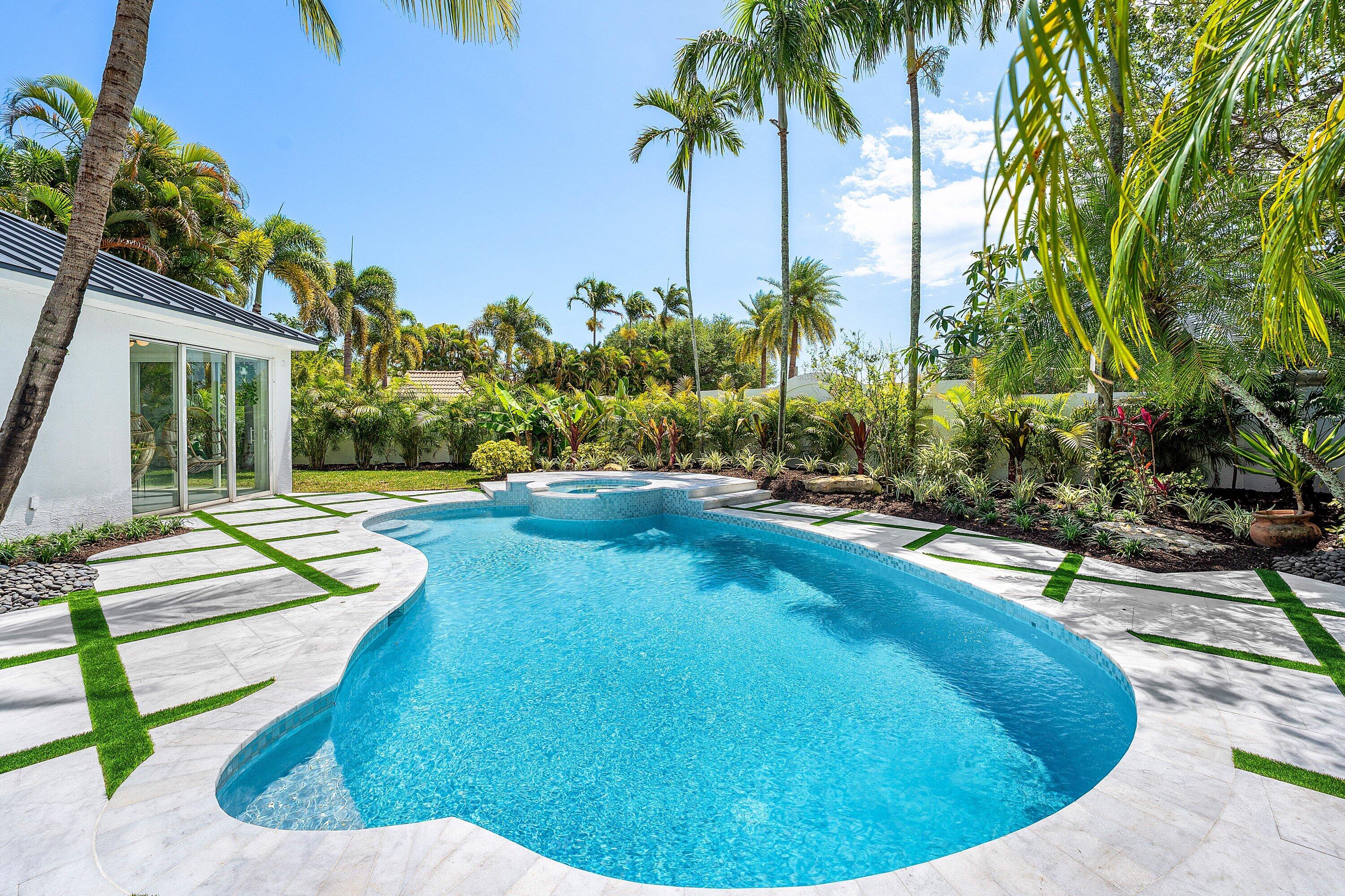 DELRAY LAKES - Residential