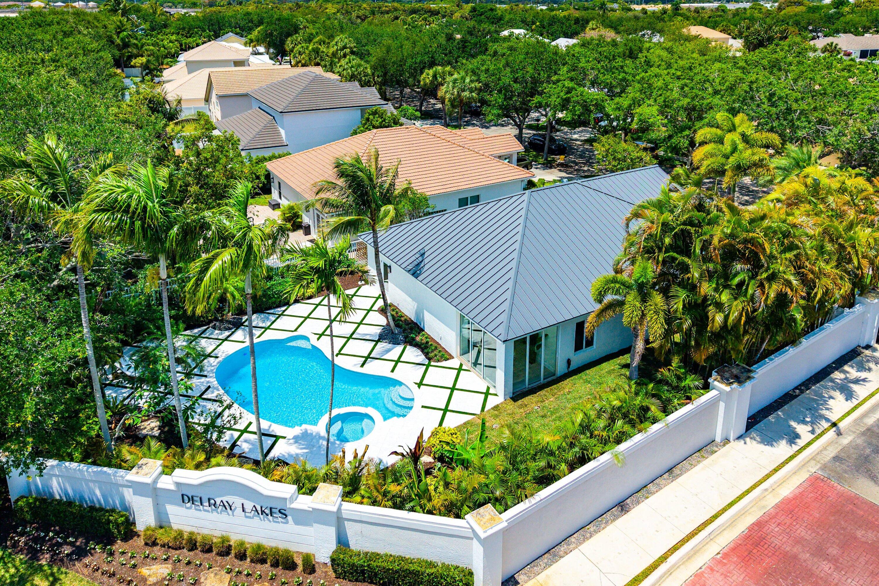 DELRAY LAKES - Residential