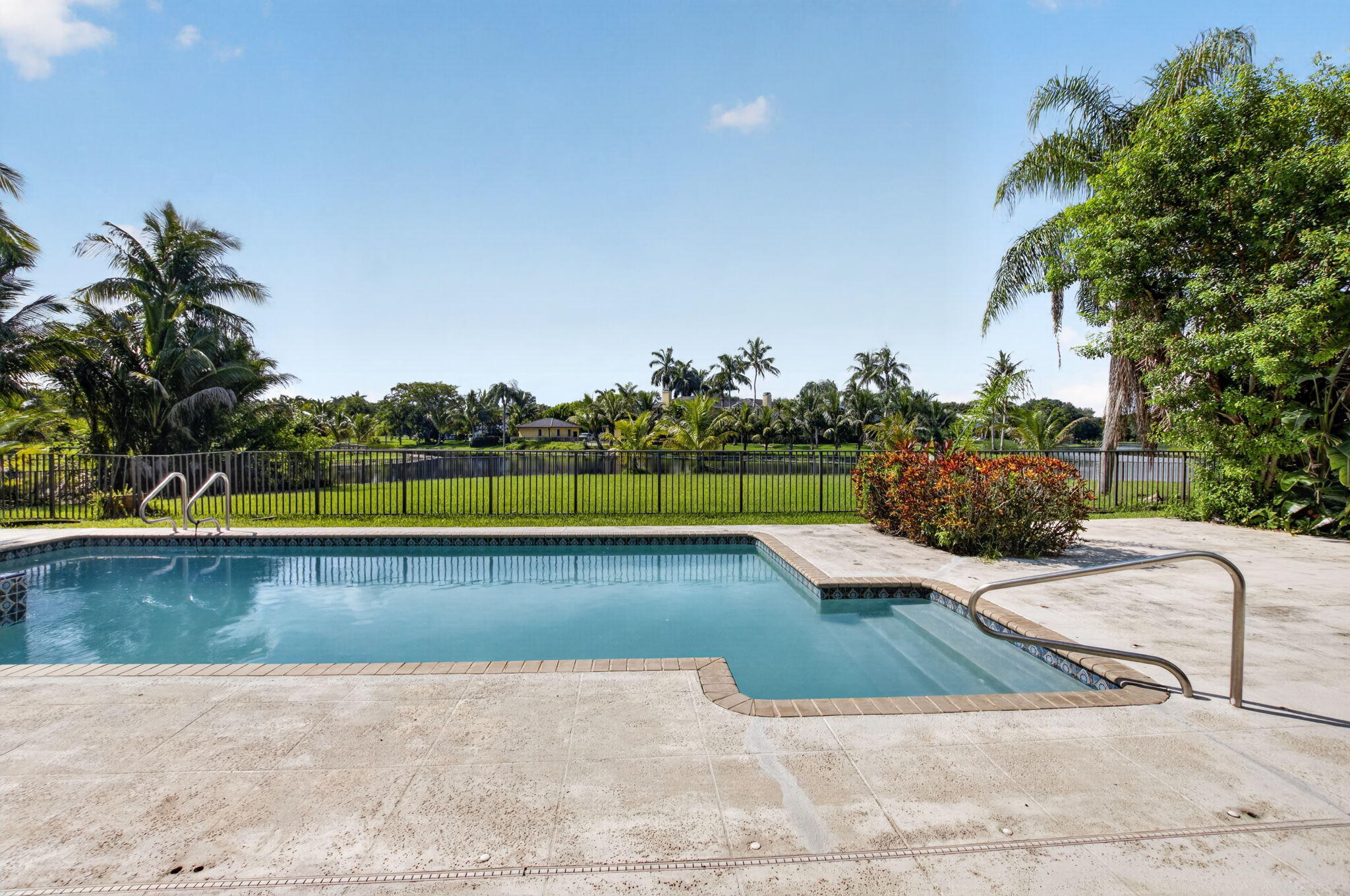Tierra Del Rey - Residential