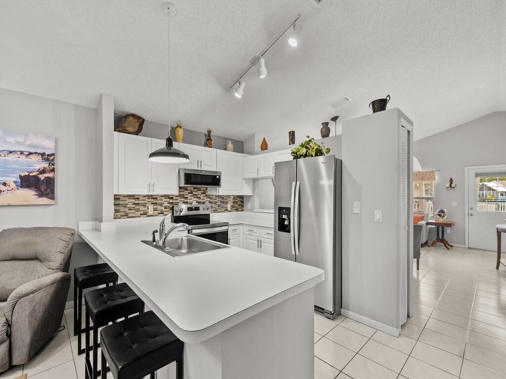 KINGS ISLE PHASE III - Residential