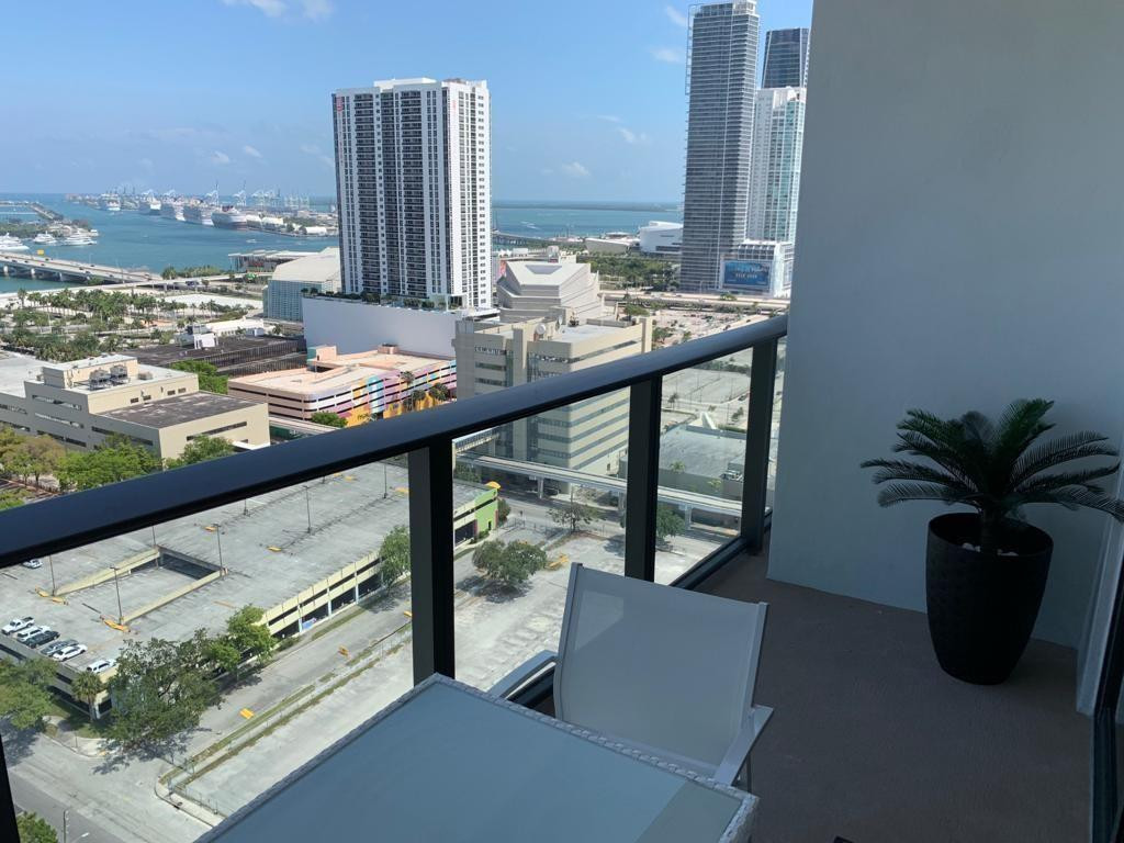 CANVAS CONDO - Residential Lease