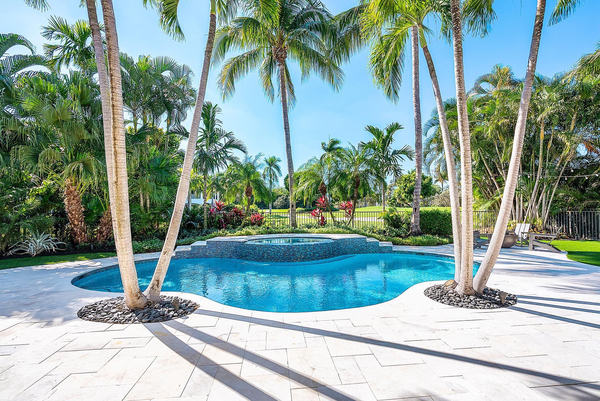 ROYAL PALM YACHT & COUNTRY CLUB - Residential