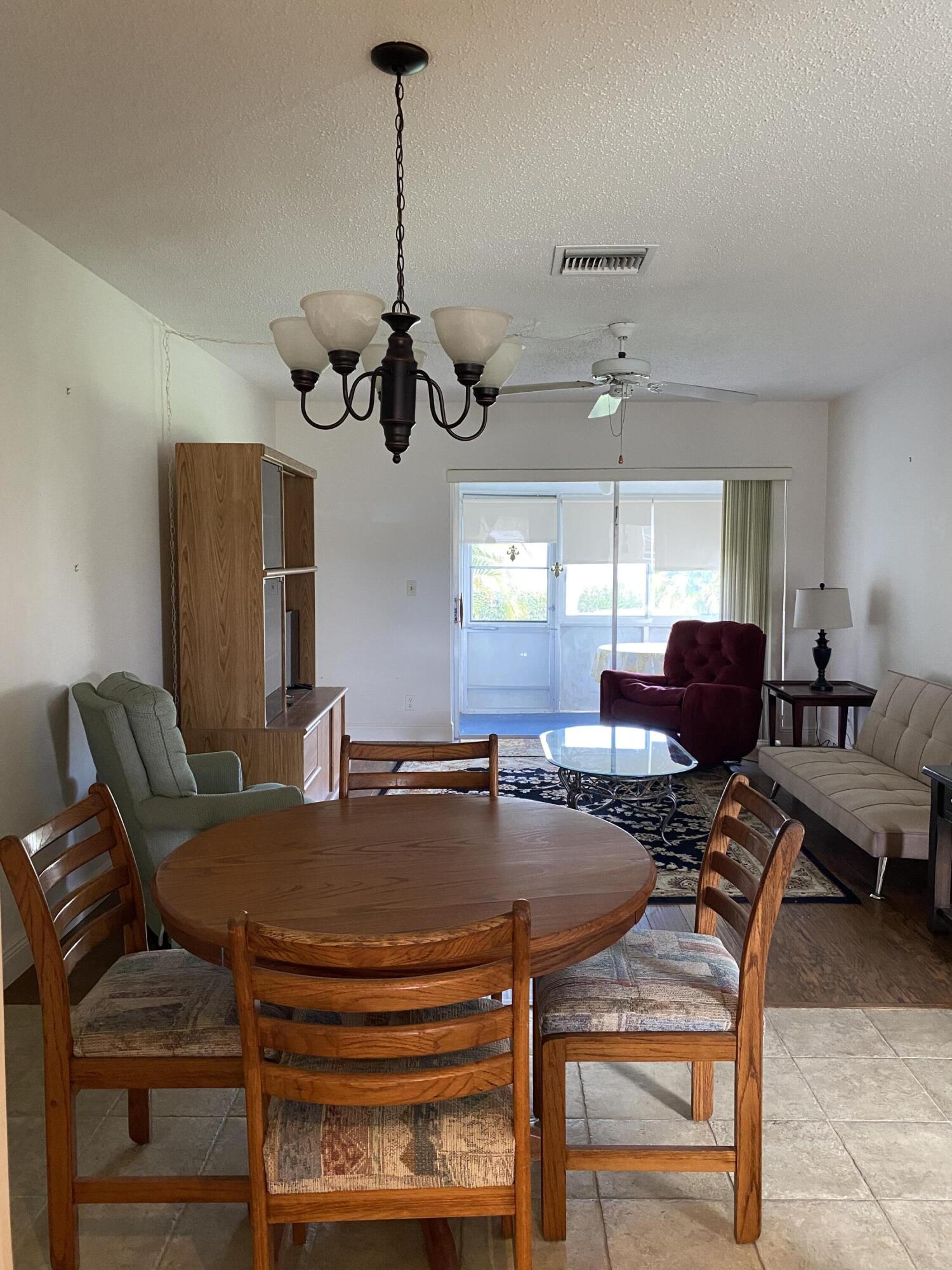 CRESTHAVEN VILLAS CONDO 33 - Residential