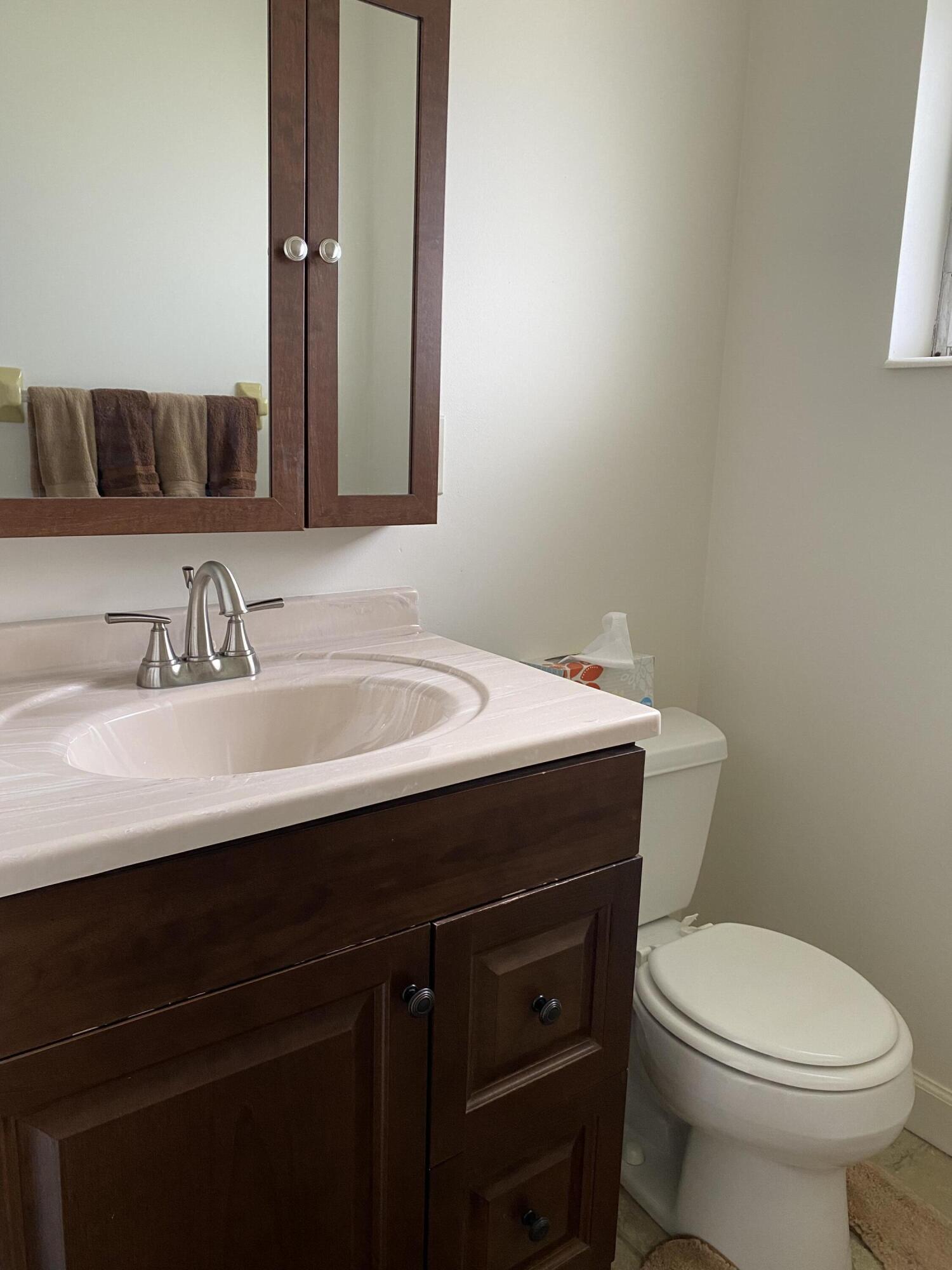 CRESTHAVEN VILLAS CONDO 33 - Residential
