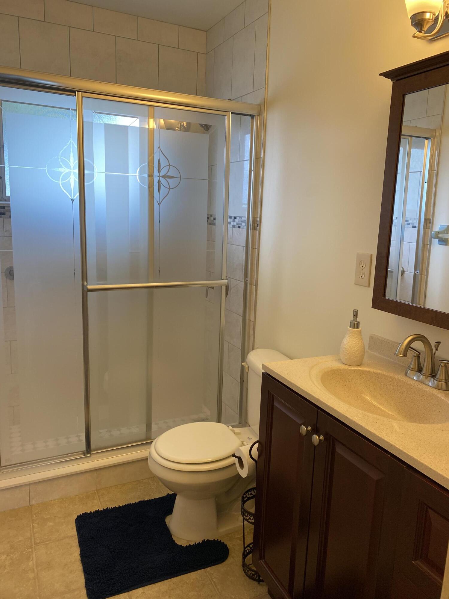CRESTHAVEN VILLAS CONDO 33 - Residential