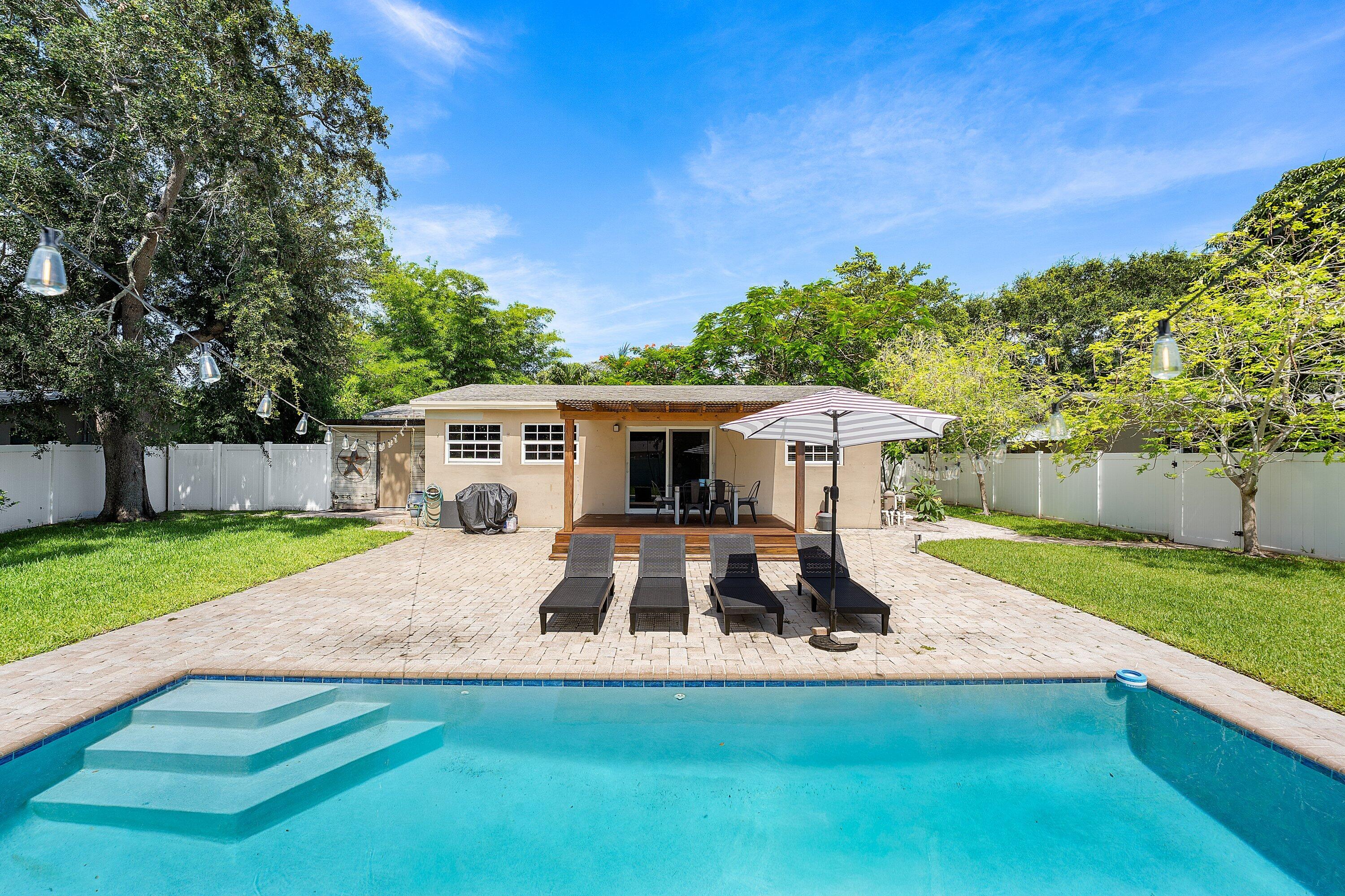 PLUMOSA PARK SEC A, B AND D - Residential