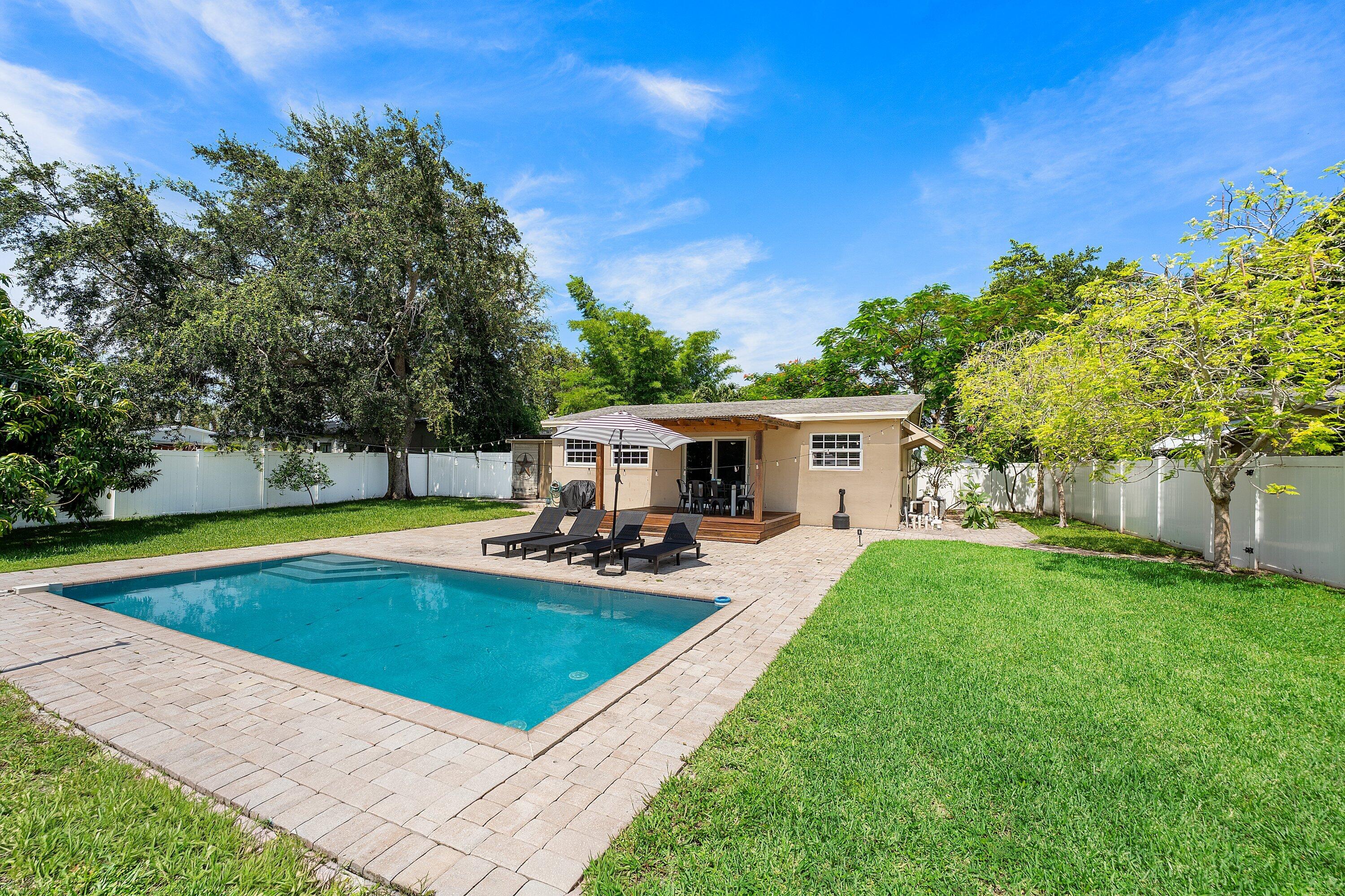 PLUMOSA PARK SEC A, B AND D - Residential