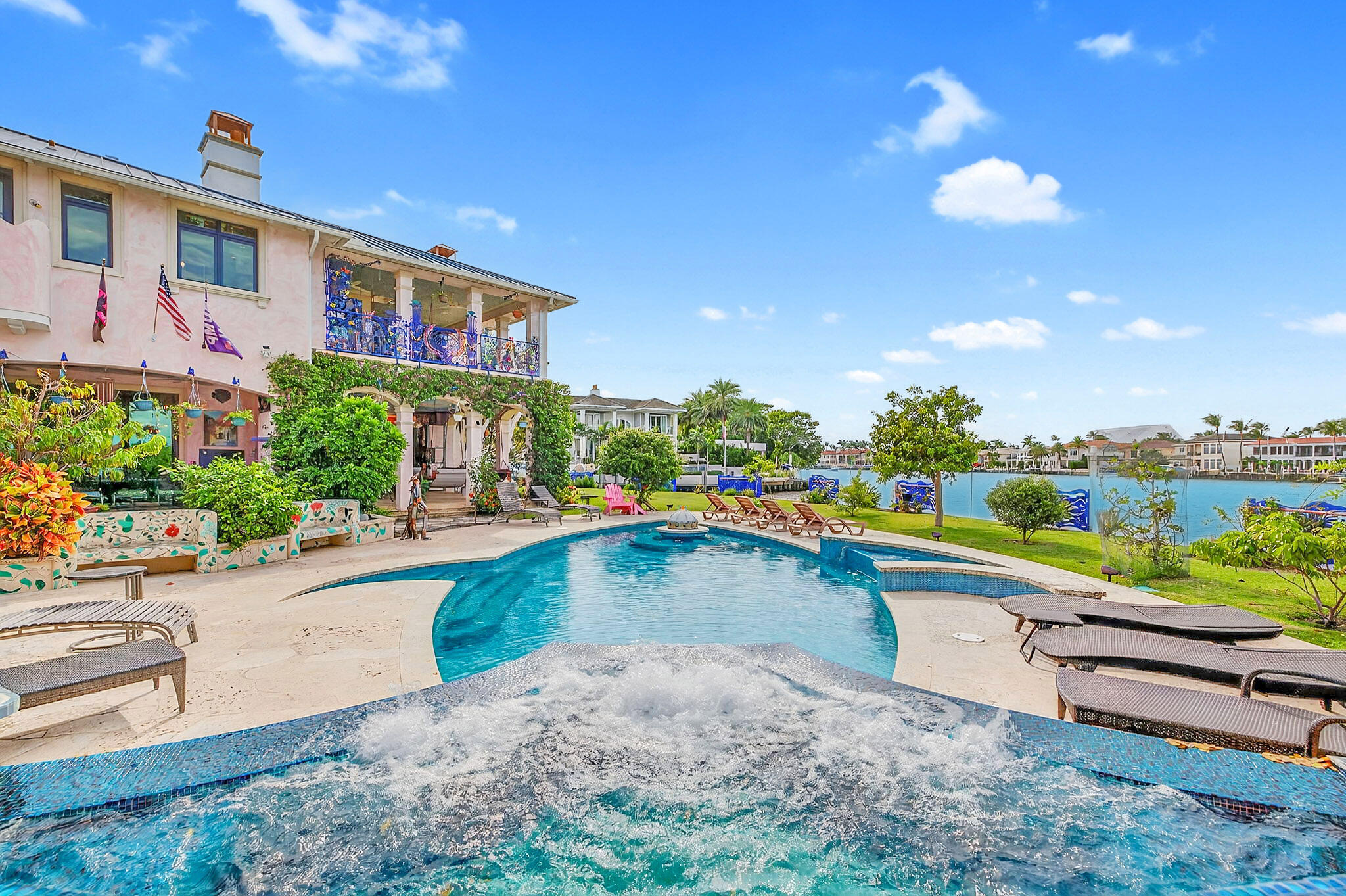 SUN AND SURF - Residential