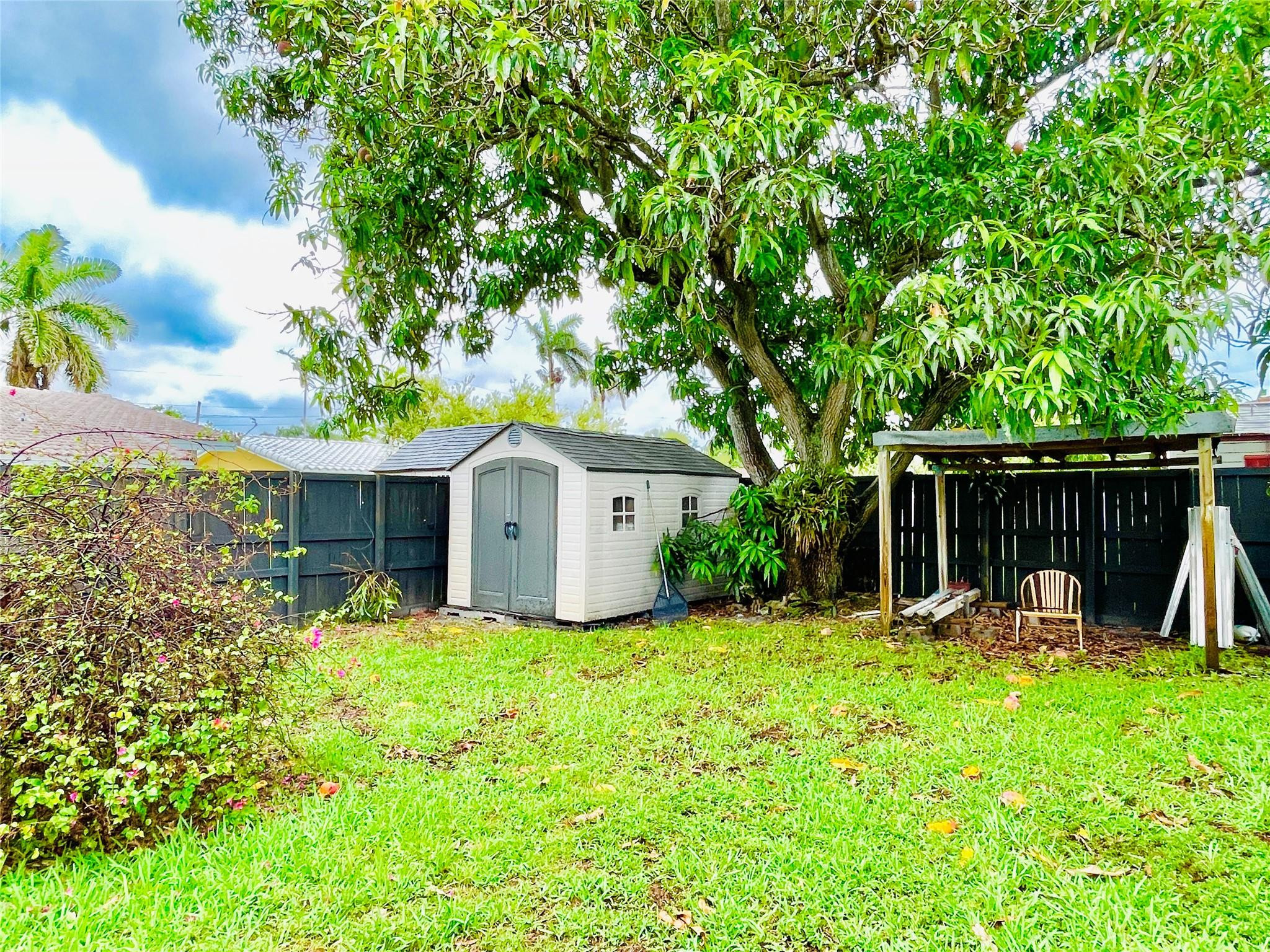 CORAL RIDGE ISLES - Residential Lease
