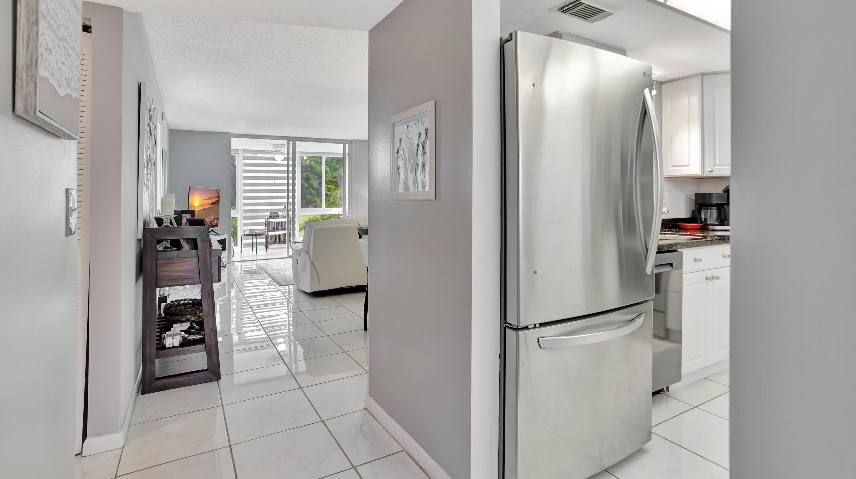 PALM SPRINGS 2 - Residential