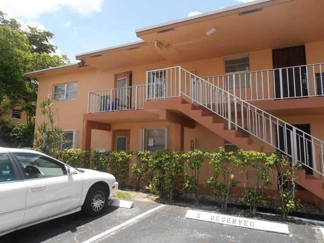GREAT CONDITION 2/2 ON GROUND FLOOR CORNER, ENCLOSED PATIO, CLOSE TO CLUBHOUSE, ASSOCIATION REQUIRES MINIMUM 20% DOWN PAYMENT ON FINANCED PURCHASES, 675 MINIMUM FICO SCORE, AND AT LEAST $35k COMBINED VERIFIABLE INCOME. ASSOCIATION WILL ALSO HOLD A TOTAL OF 3 QUARTERLY MAINTENANCE PAYMENTS AS SECURITY DEPOSIT FOR 18 MONTHS. ACTIVE 55+ COMMUNITY, EASY WALK TO SHOPPING, RESTAURANTS, AND PUBLIC TRANSPORTATION. AVAILABLE TO SHOW STARTING JUNE 2023.