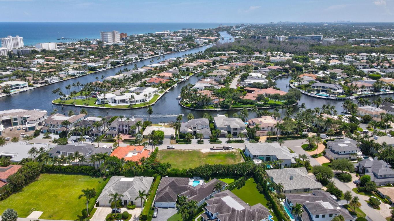 ROYAL PALM YACHT & COUNTRY CLUB SUB - Land