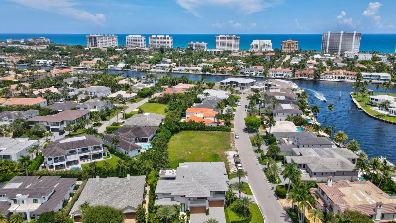 ROYAL PALM YACHT & COUNTRY CLUB SUB - Land