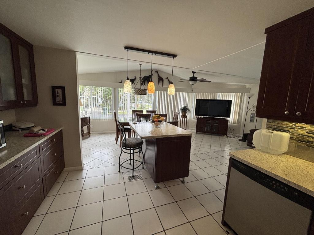 TALLOWWOOD ISLE - Residential