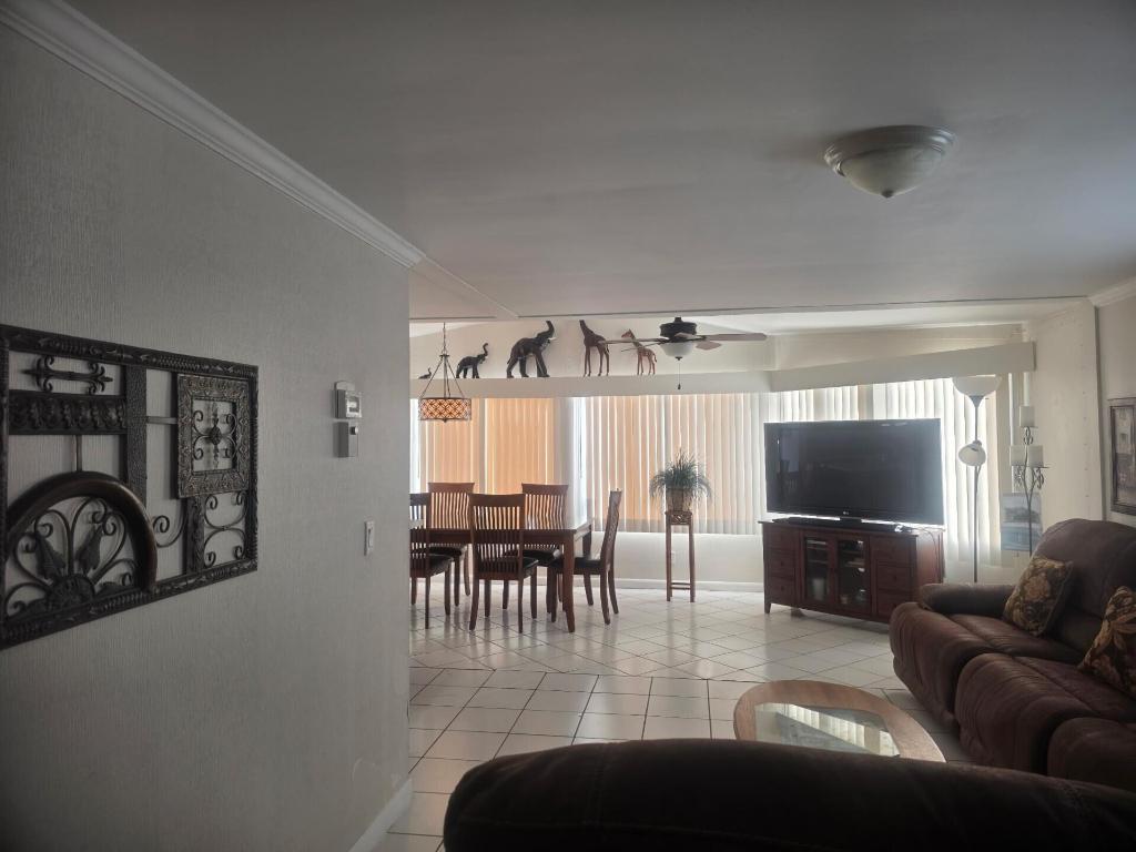 TALLOWWOOD ISLE - Residential