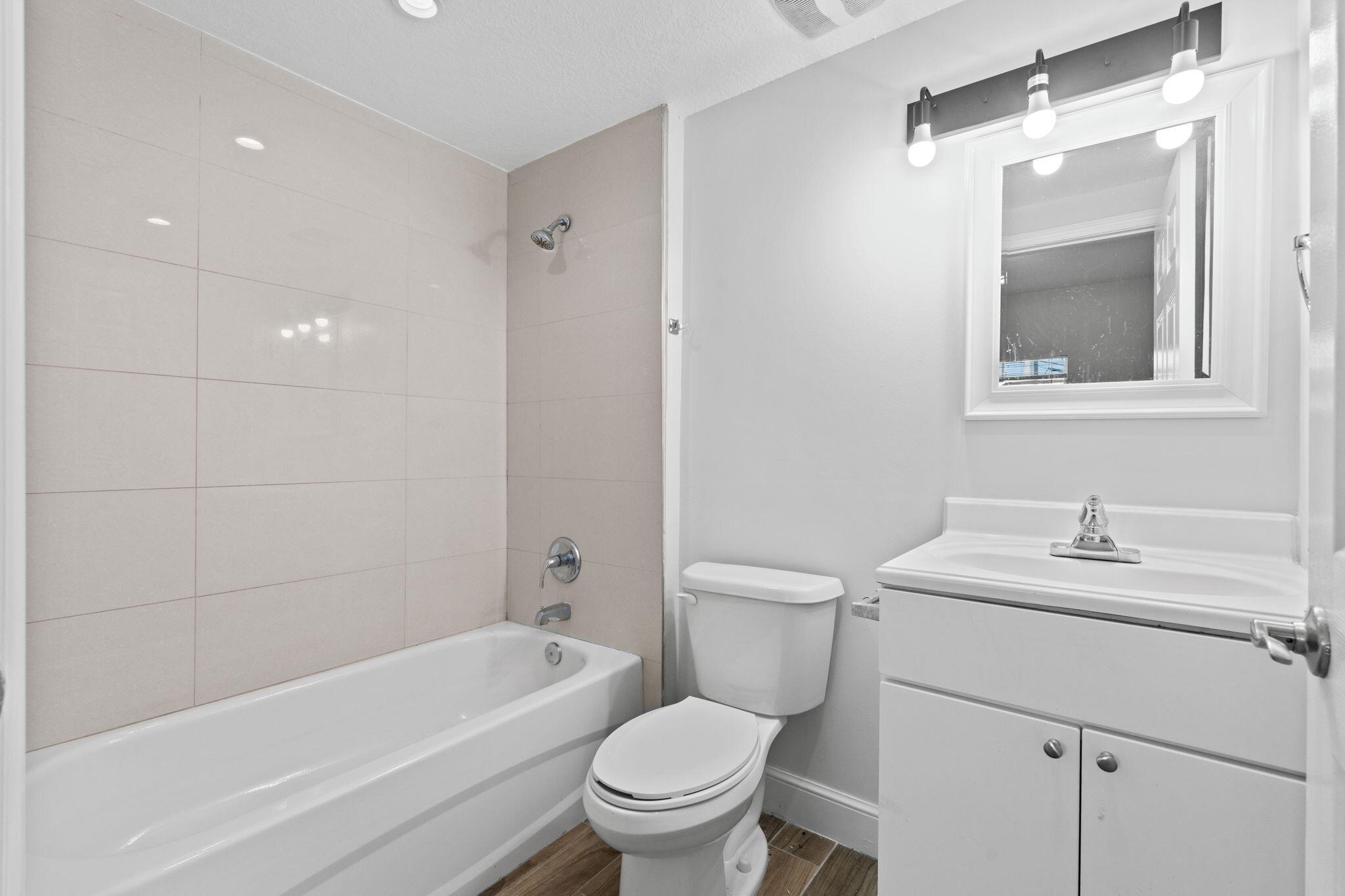 RIVIERA IN PB 2 - Residential Lease