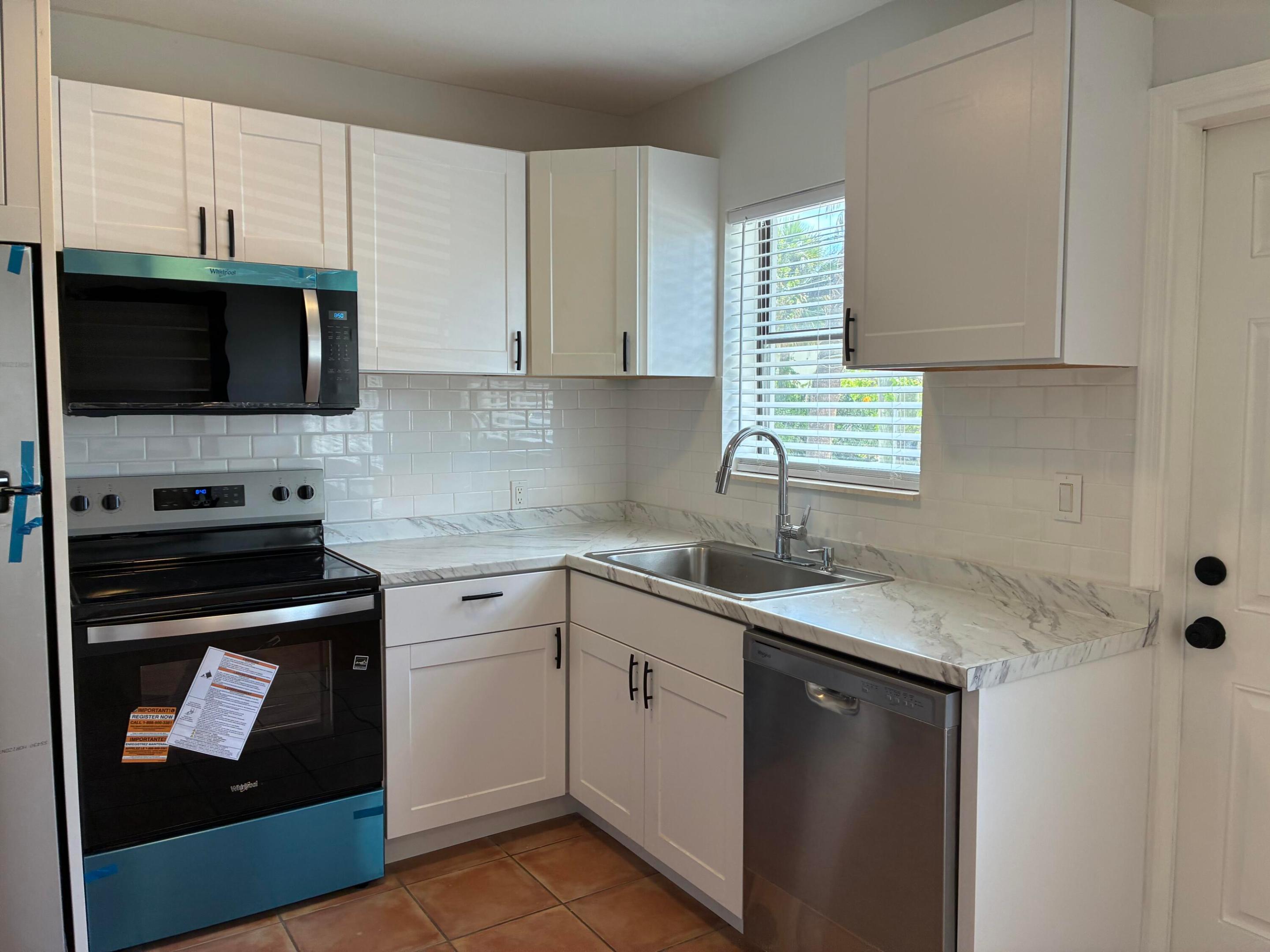 LAKE WORTH TOWN OF - Residential Lease