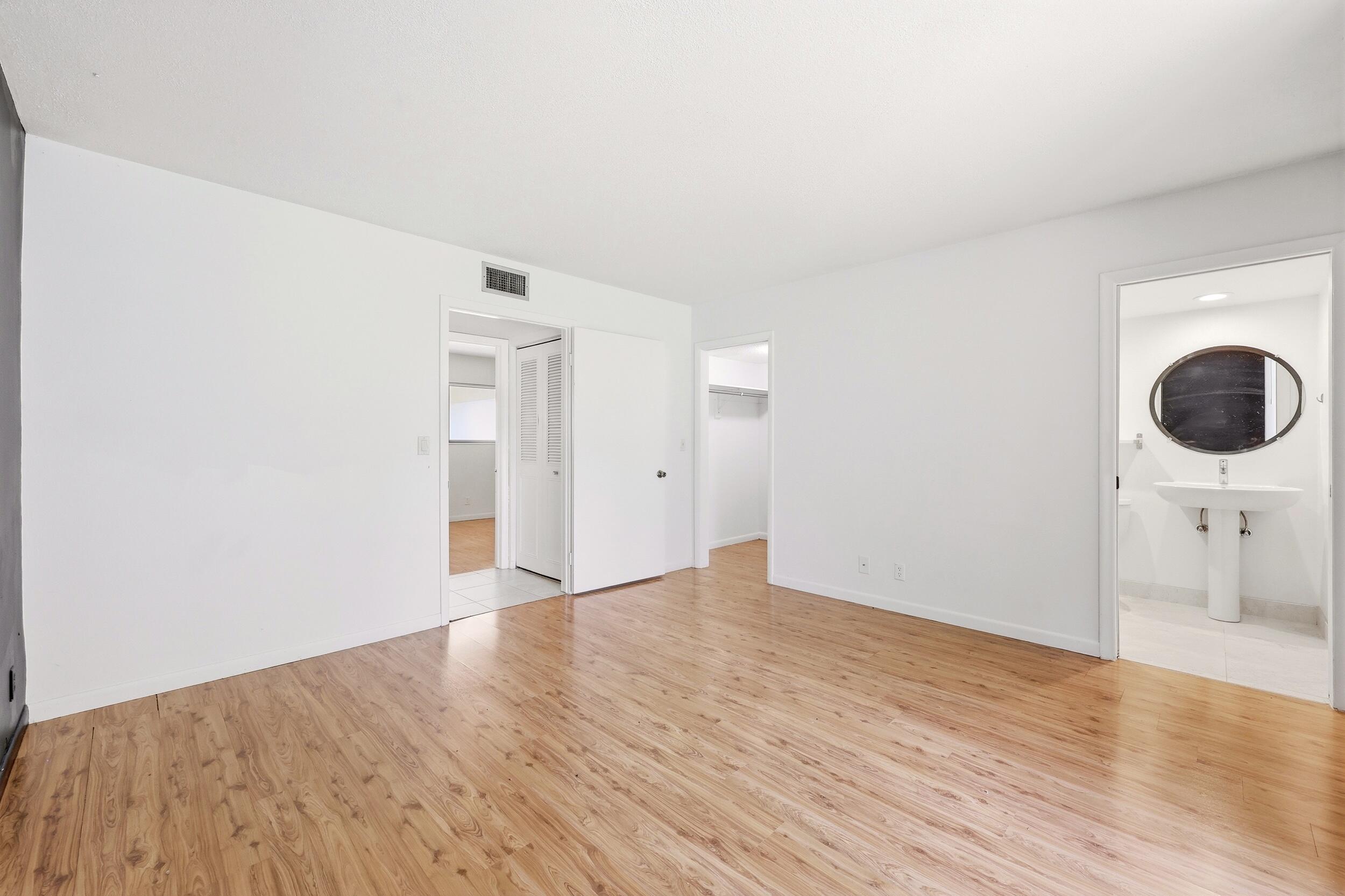 SEAGRAPE CONDO - Residential
