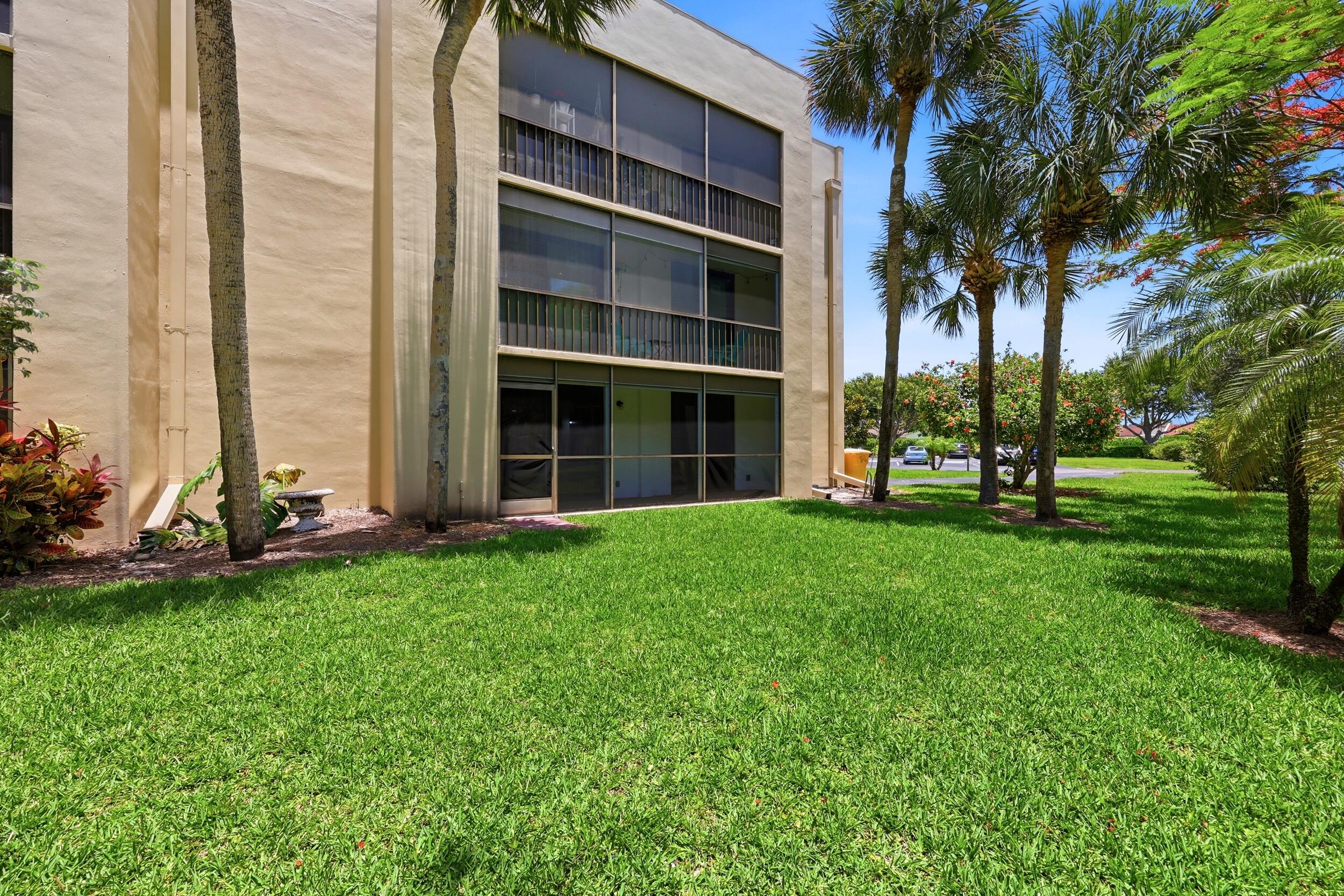 SEAGRAPE CONDO - Residential