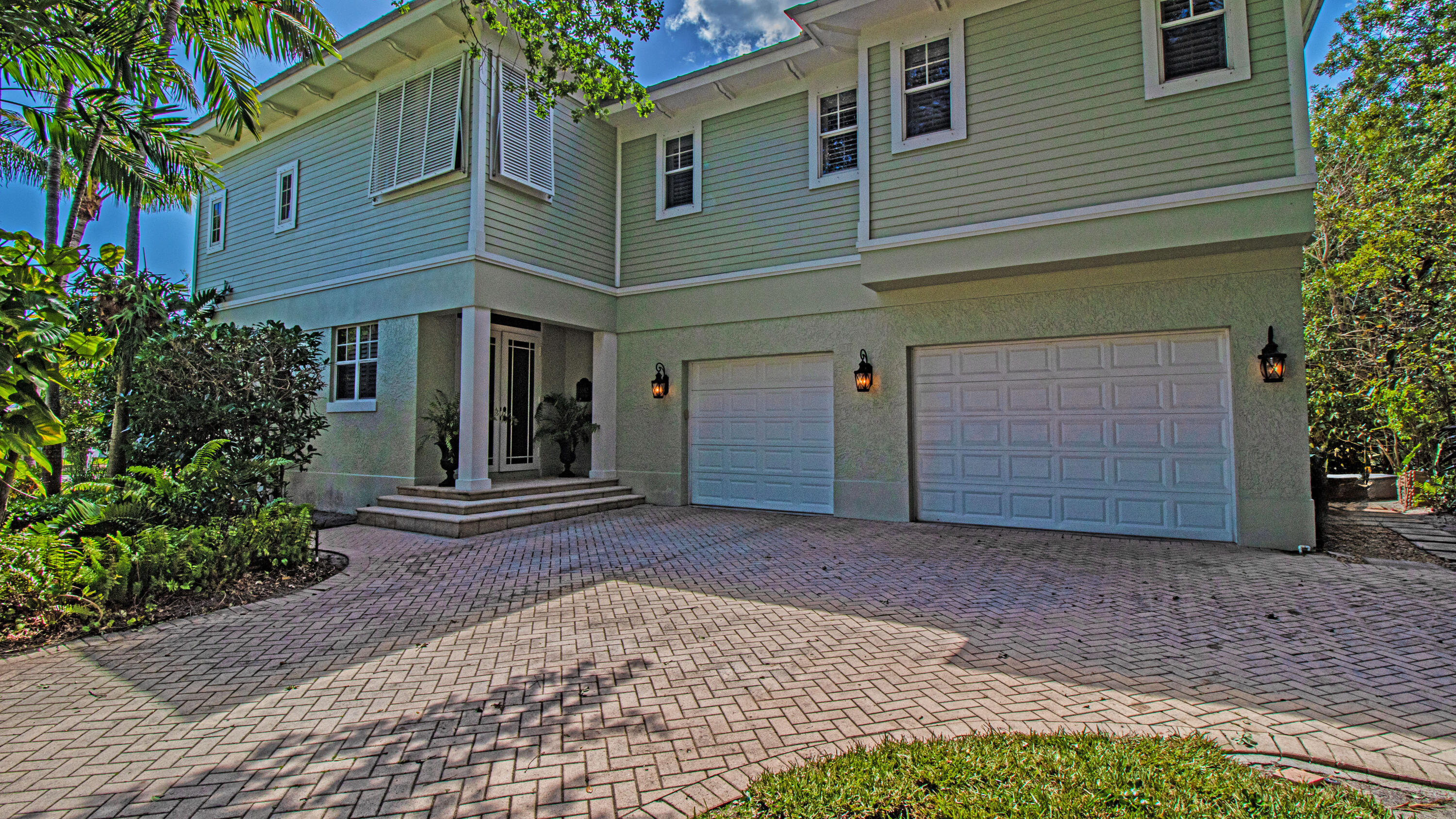 THE REEF (AKA COLONY OF ROCKY POINT) - Residential