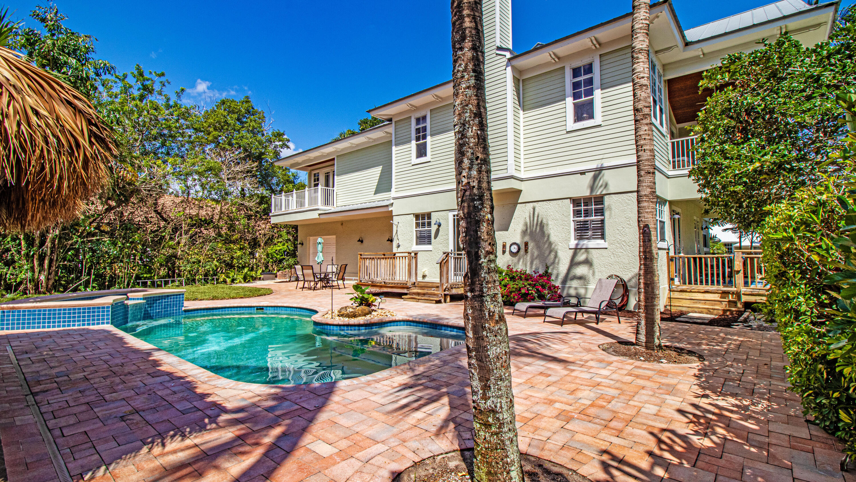 THE REEF (AKA COLONY OF ROCKY POINT) - Residential