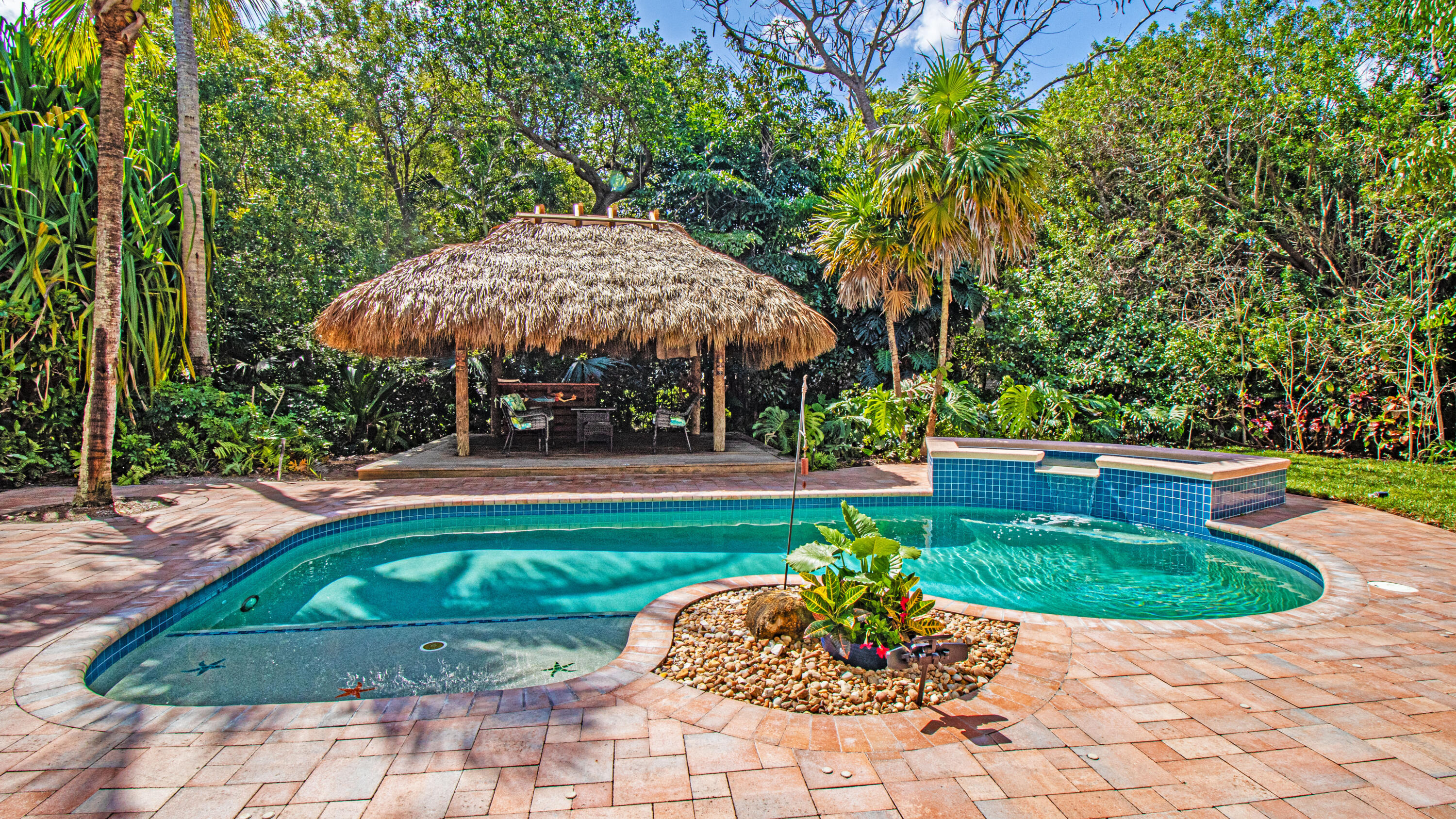 THE REEF (AKA COLONY OF ROCKY POINT) - Residential