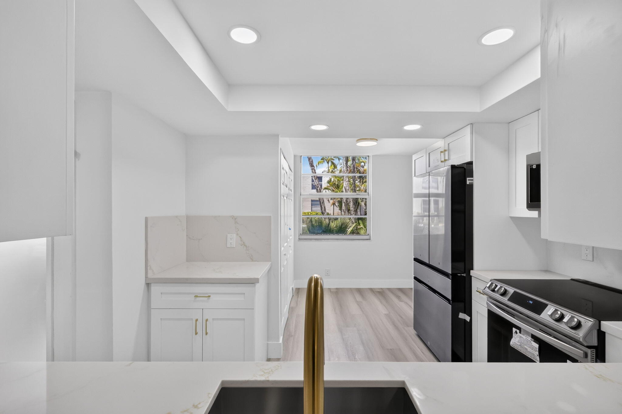 VILLAGES OF ORIOLE ABBEY CONDO - Residential