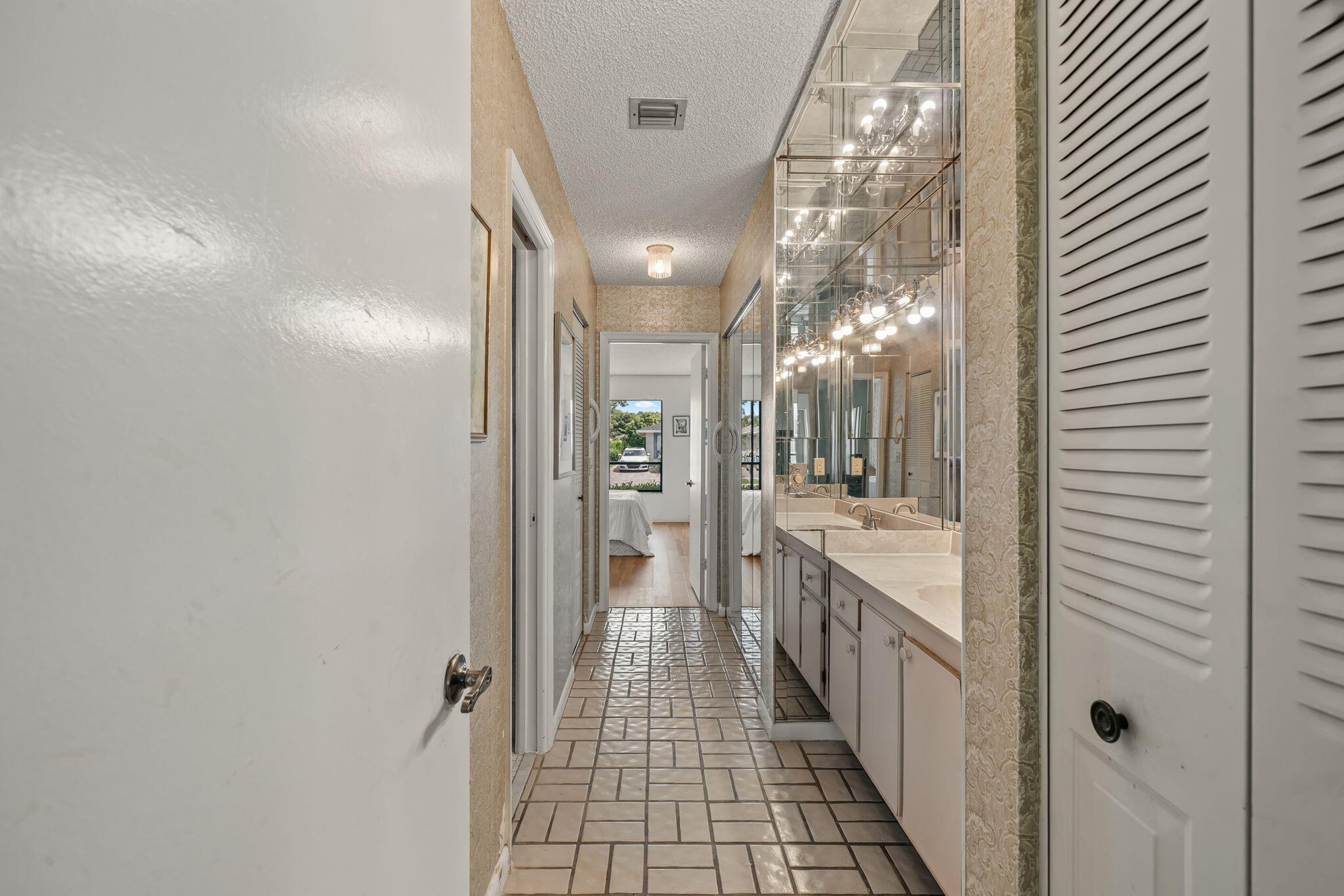 MEED RACQUET CLUB 2 - Residential