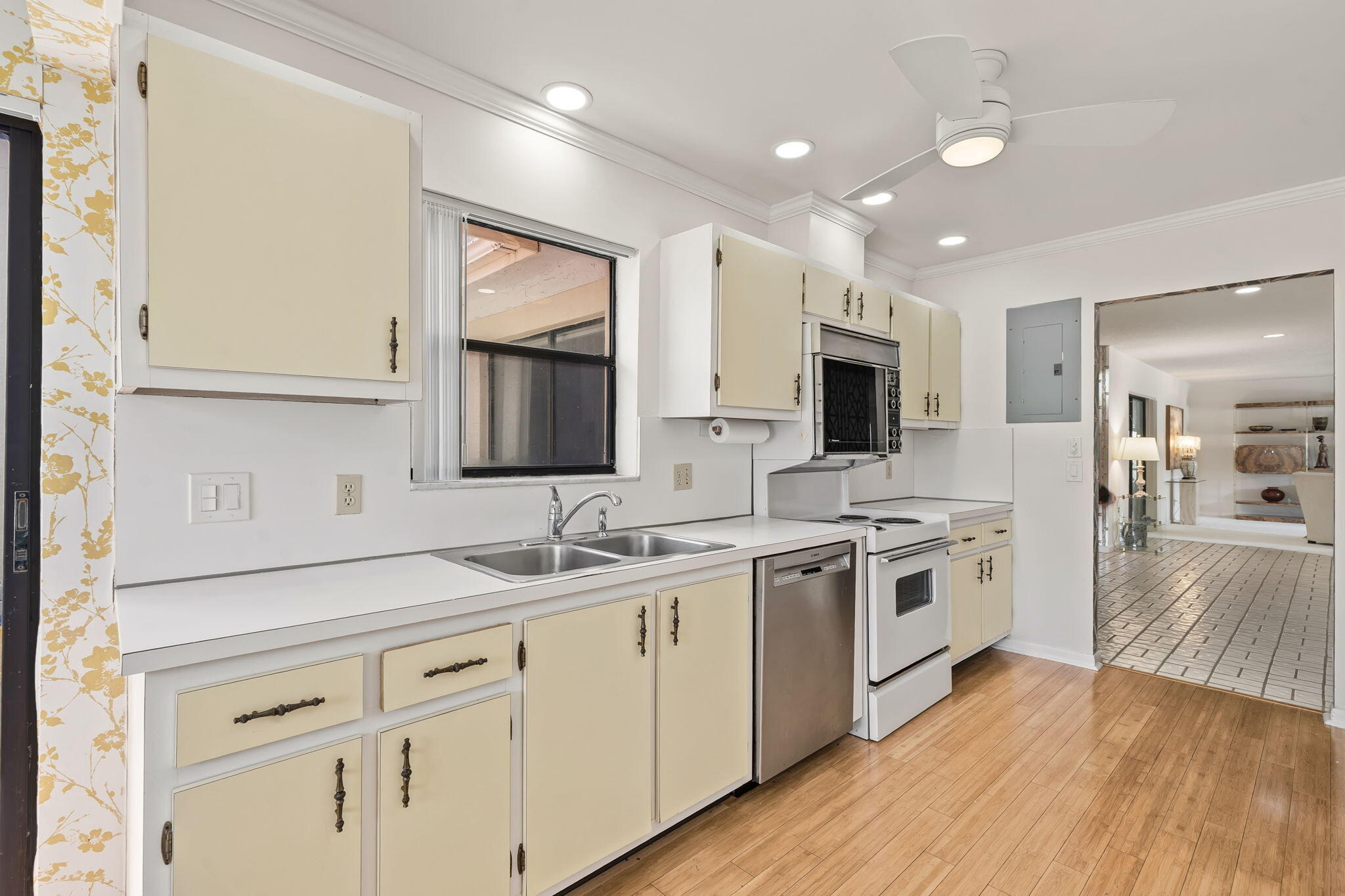 MEED RACQUET CLUB 2 - Residential