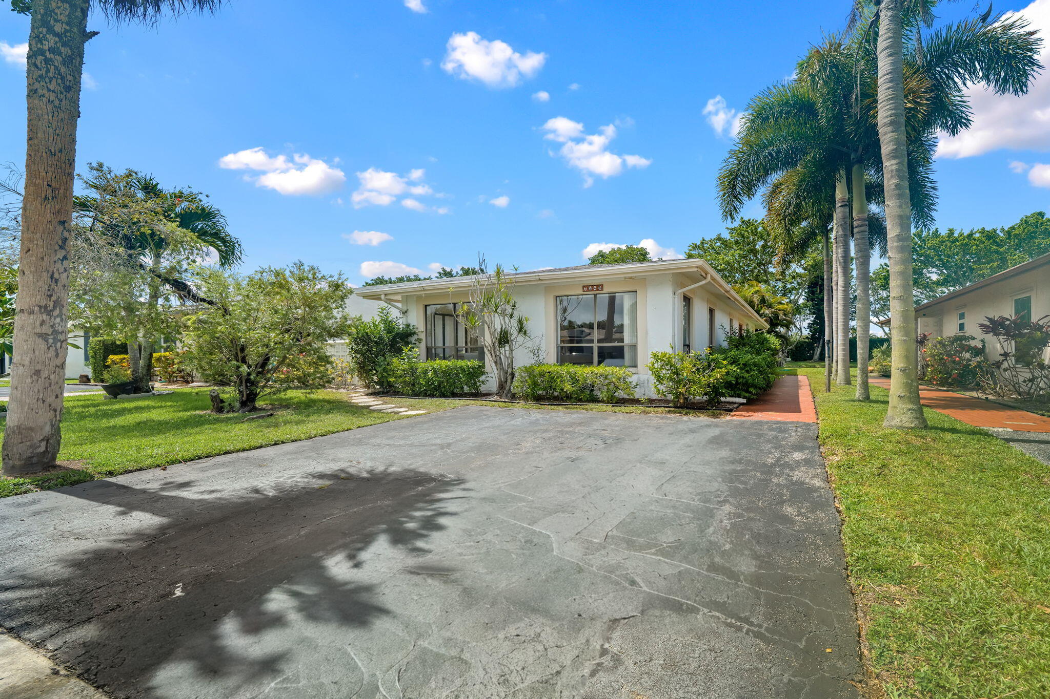 MEED RACQUET CLUB 2 - Residential