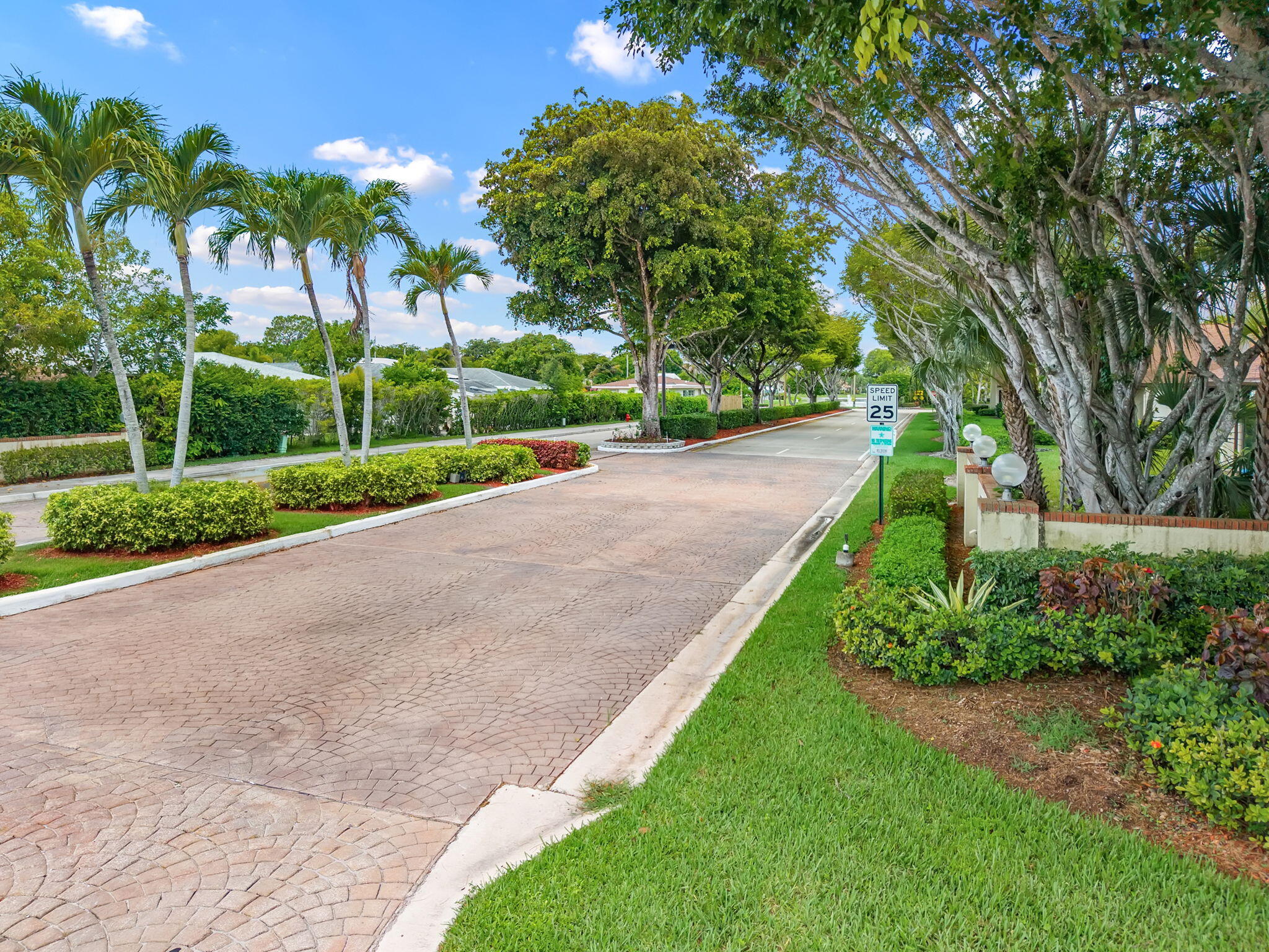 MEED RACQUET CLUB 2 - Residential