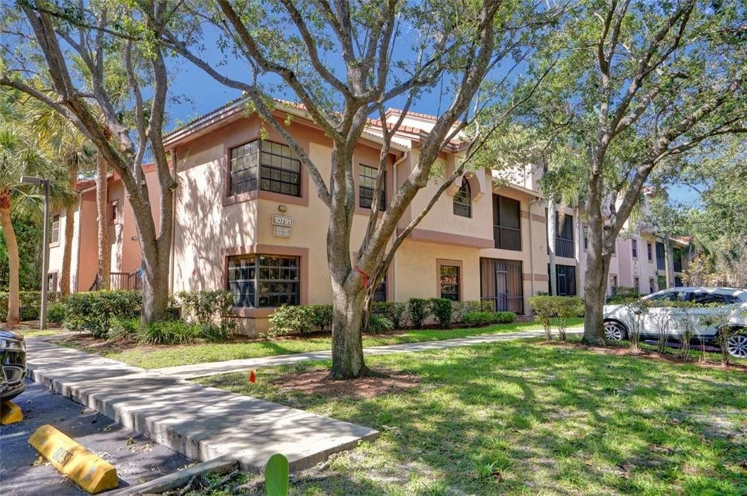 Beautiful lake view condo in the nice clean & quiet neighborhood of Fountain Springs. This spacious 2 bed 2 bath is perfect for your family featuring mesmerizing lake views from every room,  modern kitchen upgrades. Along with the stainless steel appliances you can enjoy an eat-in kitchen and separate dining room. This well divided split floor-plan is equipped with a full size washer and dryer located on the extra large screened in balcony where you can also entertain while you enjoy gorgeous views . Each unit has a large walk-in storage closet. Water and trash is included in rent, 1 parking spot assigned and plenty of guest parking. Close walking distance to Deicke Park and community pool. This will not last! LOCATED IN A SOUGHT-AFTER COMMUNITY KNOWN FOR ITS BEAUTIFUL LANDSCAPING, SCENIC LAKES, AND ATMOSPHERE. RESIDENTS ENJOY ACCESS TO A RESORT-STYLE COMMUNITY POOL, PARKS, AND WALKING TRAILS. ZONED FOR TOP-RATED A+ SCHOOLS, MAKING IT PERFECT. NEARBY SAWGRASS MILLS MALL, DINING, ENTERTAINMENT, AND WITHIN WALKING DISTANCE TO A PLACE OF WORSHIP.