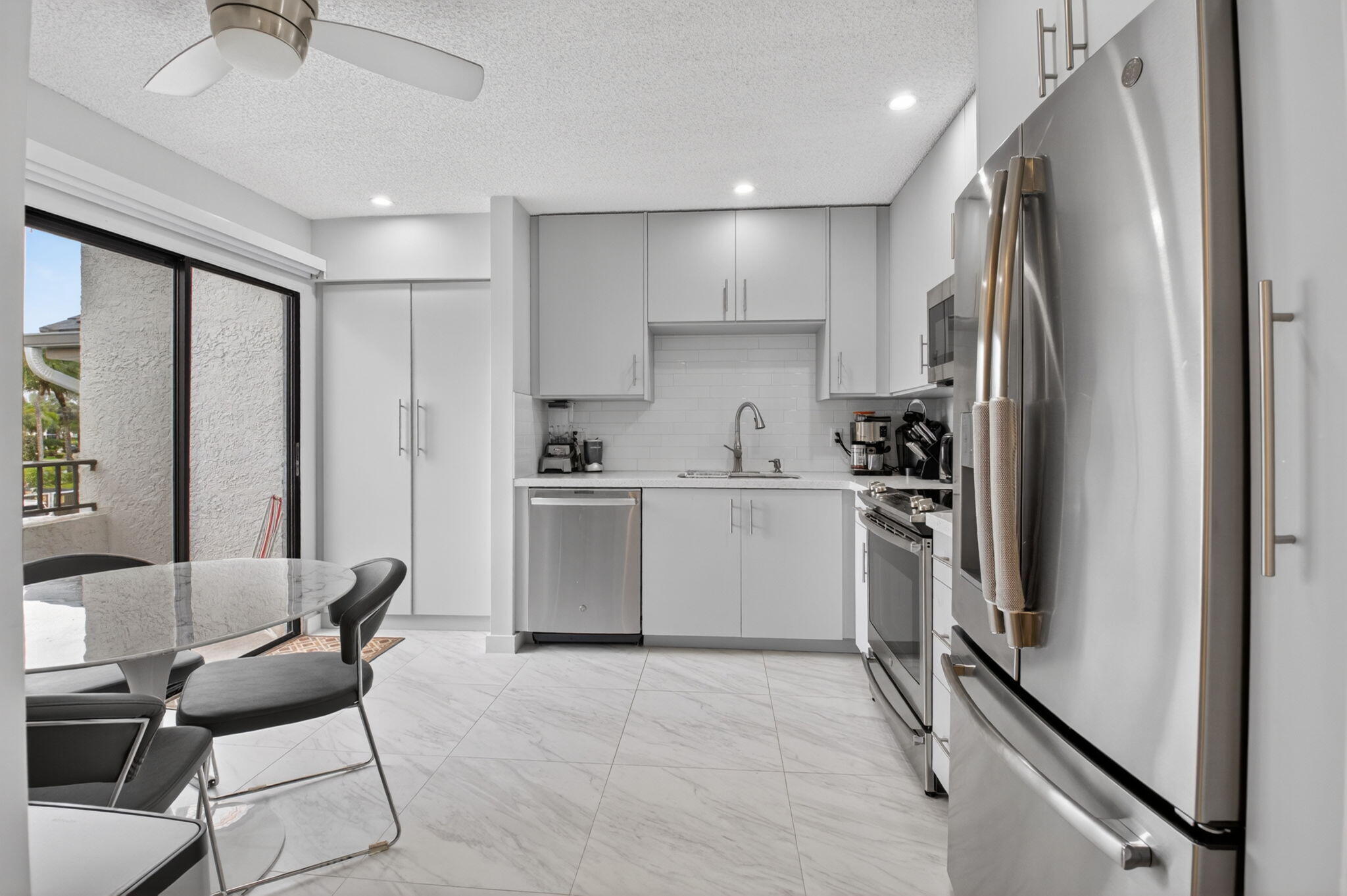 GLENEAGLES CONDO I - Residential Lease