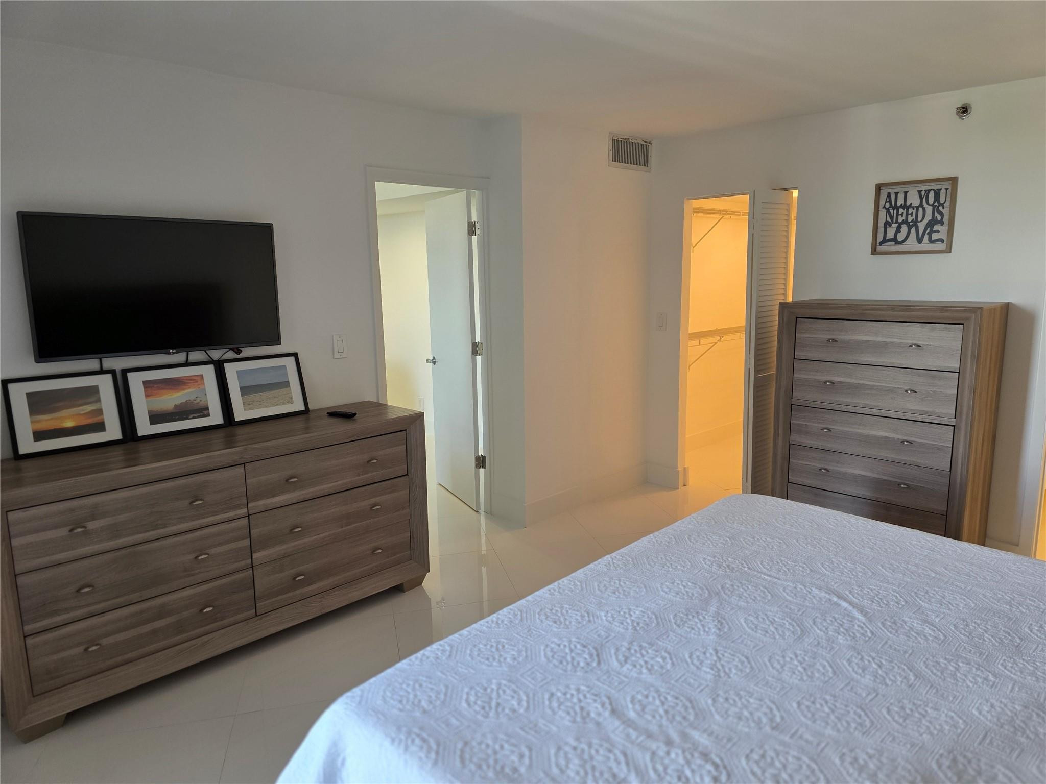 RENAISSANCE III - Residential Lease
