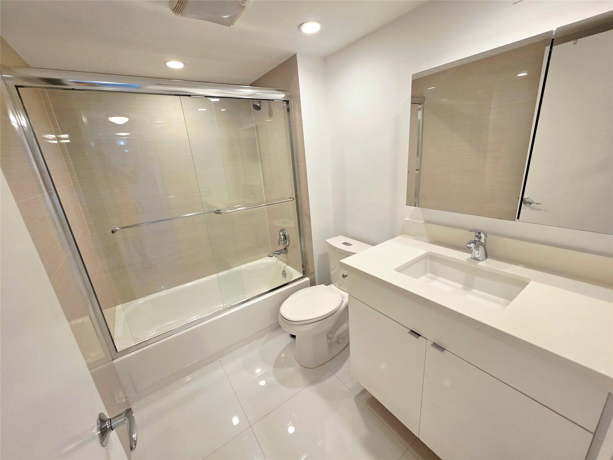RENAISSANCE III - Residential Lease