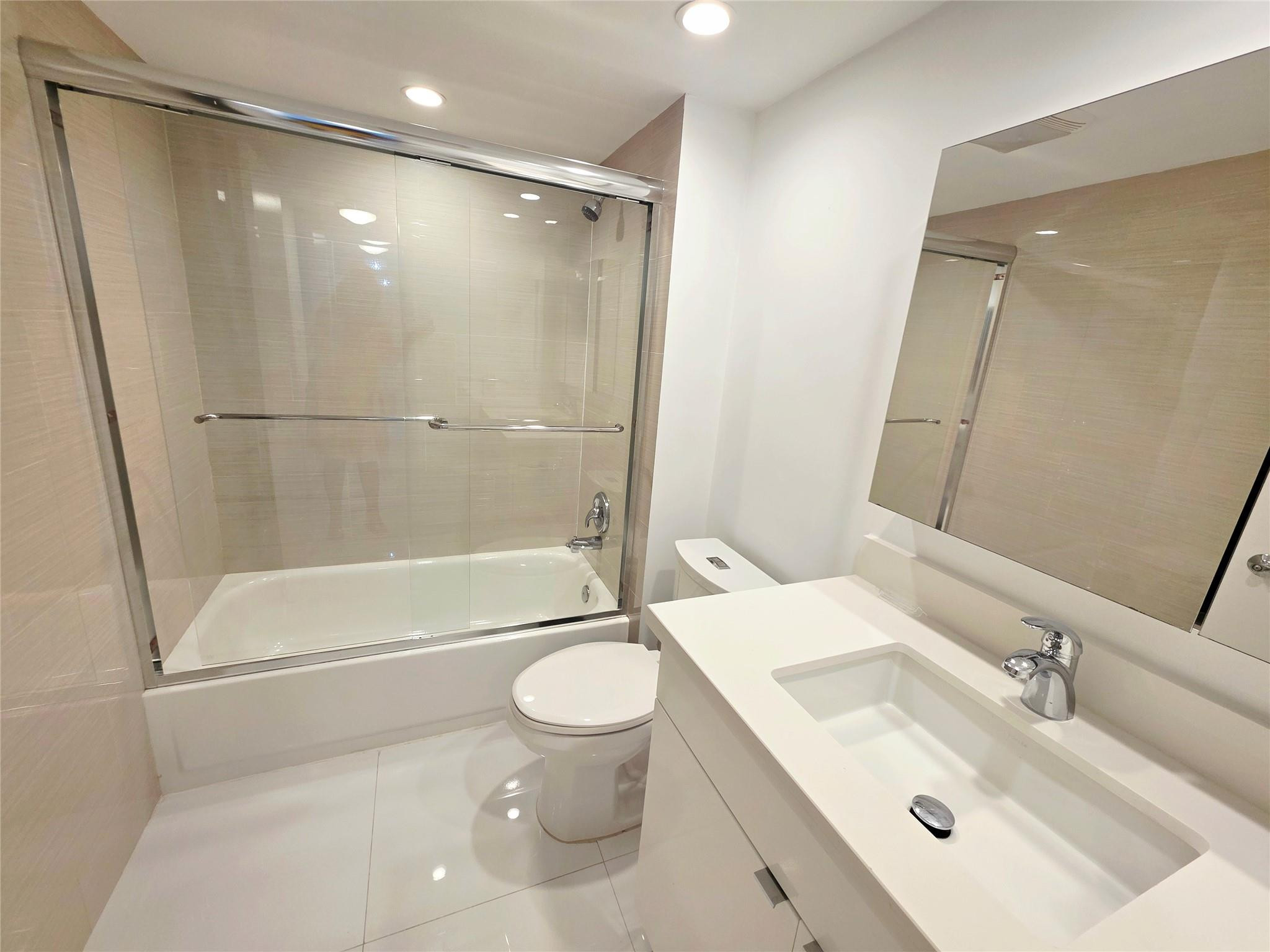 RENAISSANCE III - Residential Lease