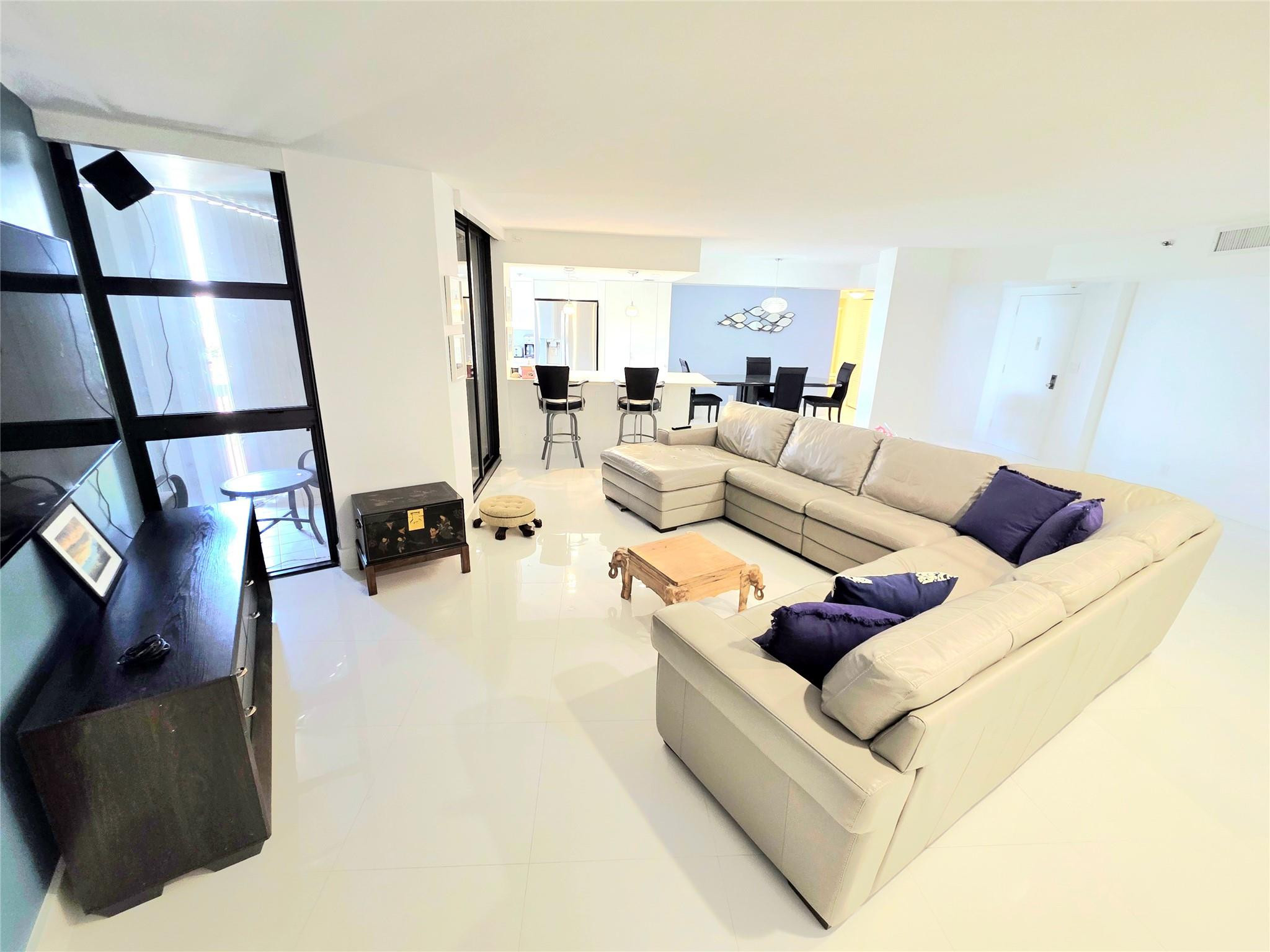RENAISSANCE III - Residential Lease