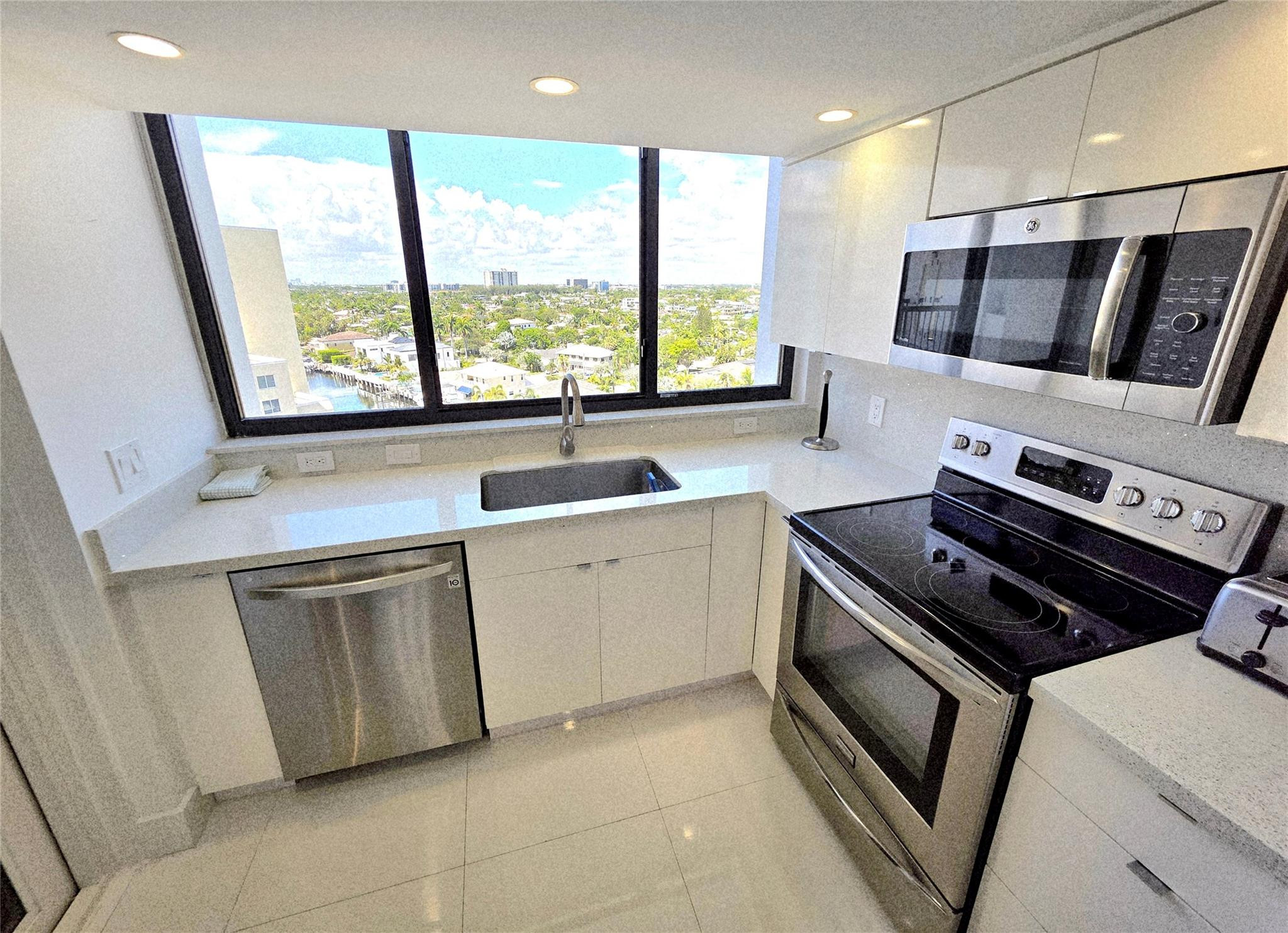 RENAISSANCE III - Residential Lease