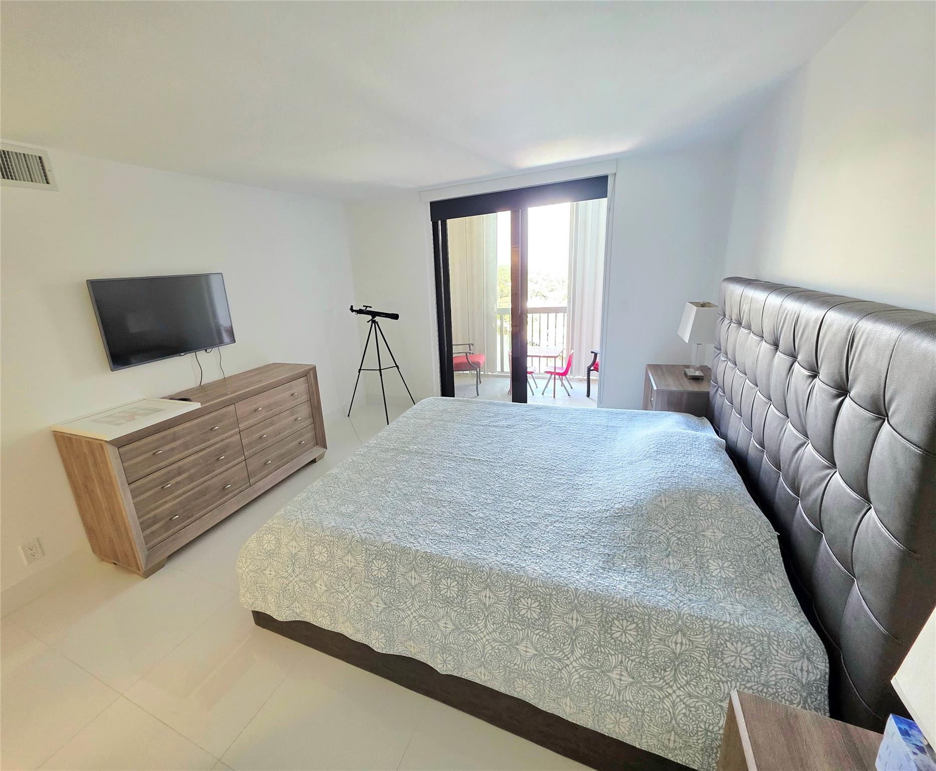 RENAISSANCE III - Residential Lease