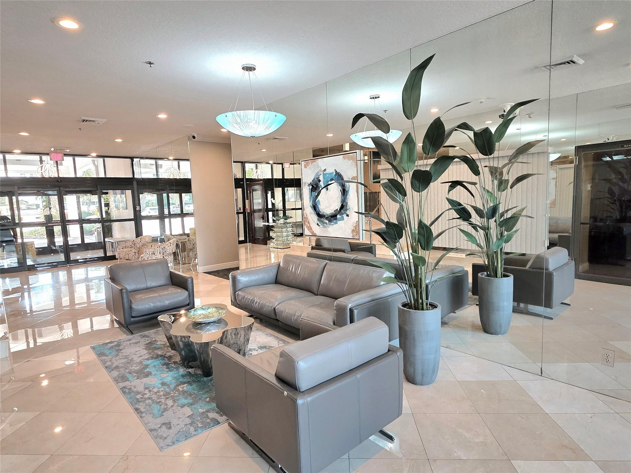 RENAISSANCE III - Residential Lease