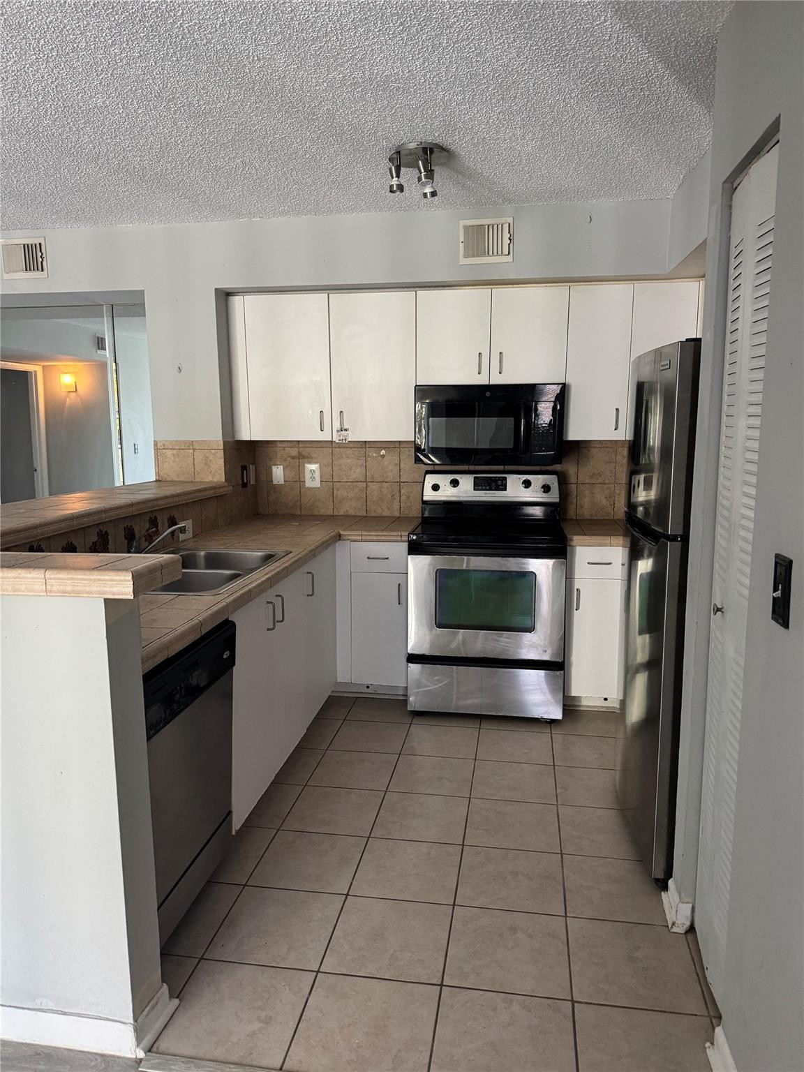 MILANO CONDO - Residential Lease