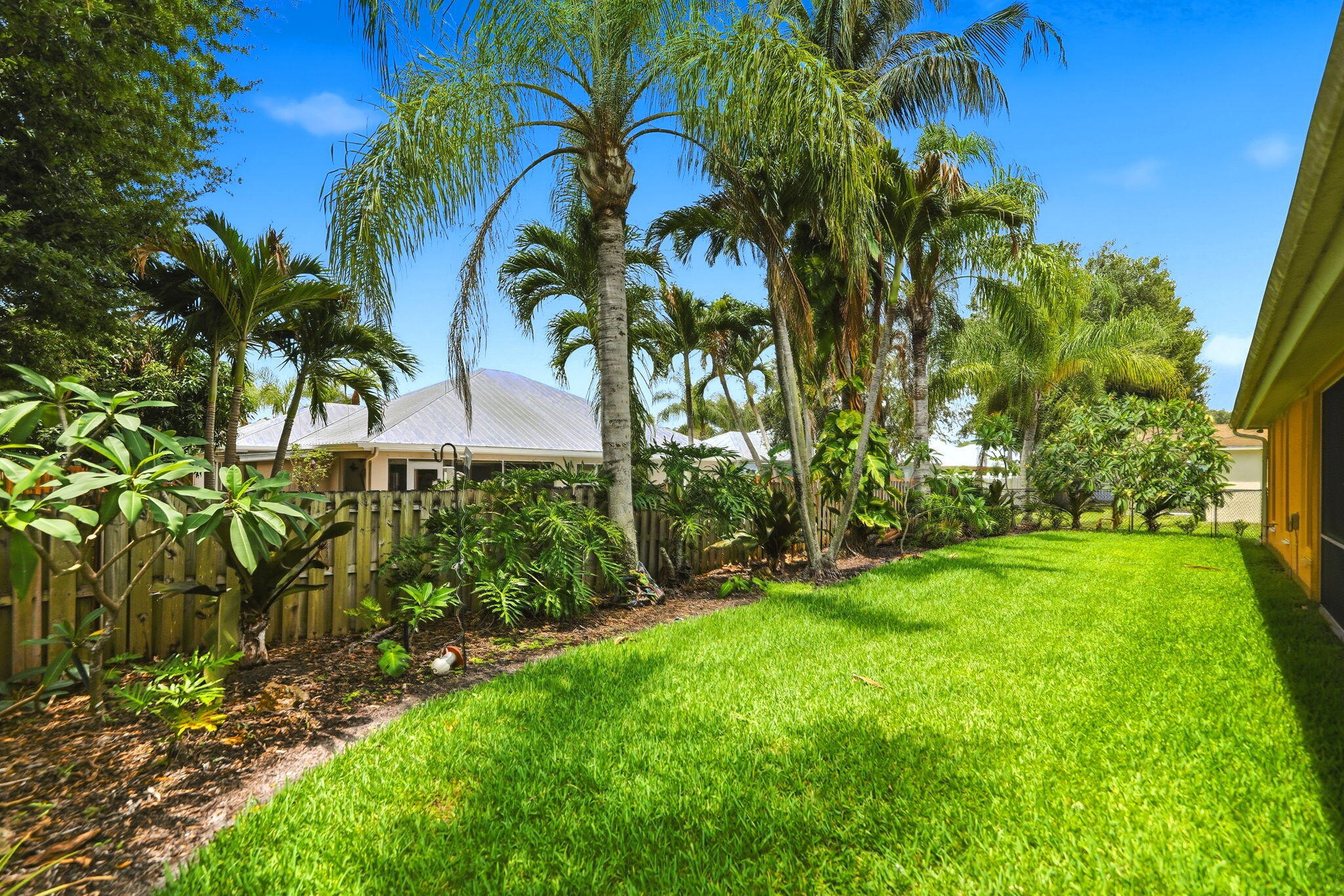 SAWGRASS LAKES PHASE 2 - Residential